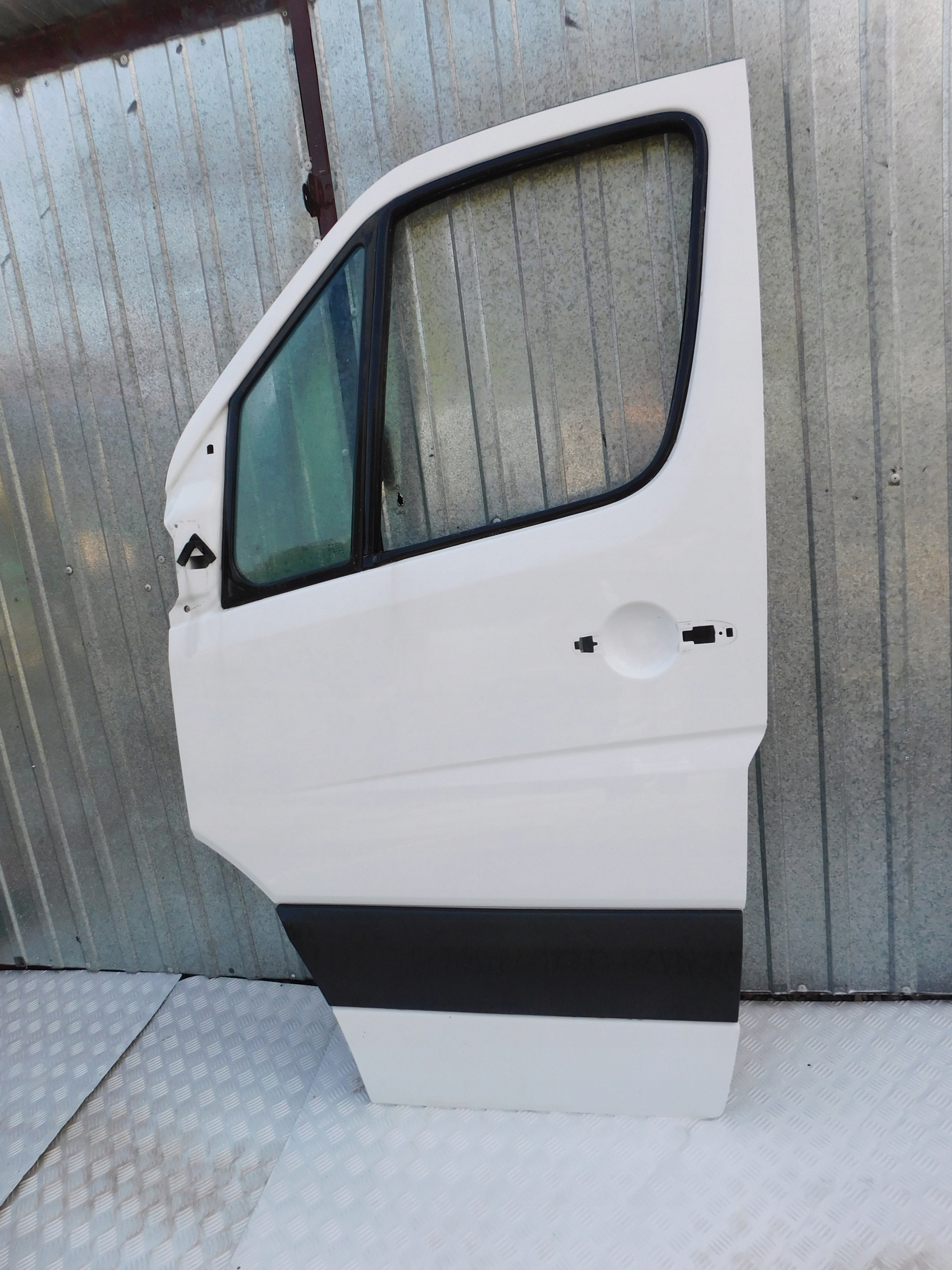 Mercedes Sprinter 906 VW Crafter door left driver´s front 06-17r nice