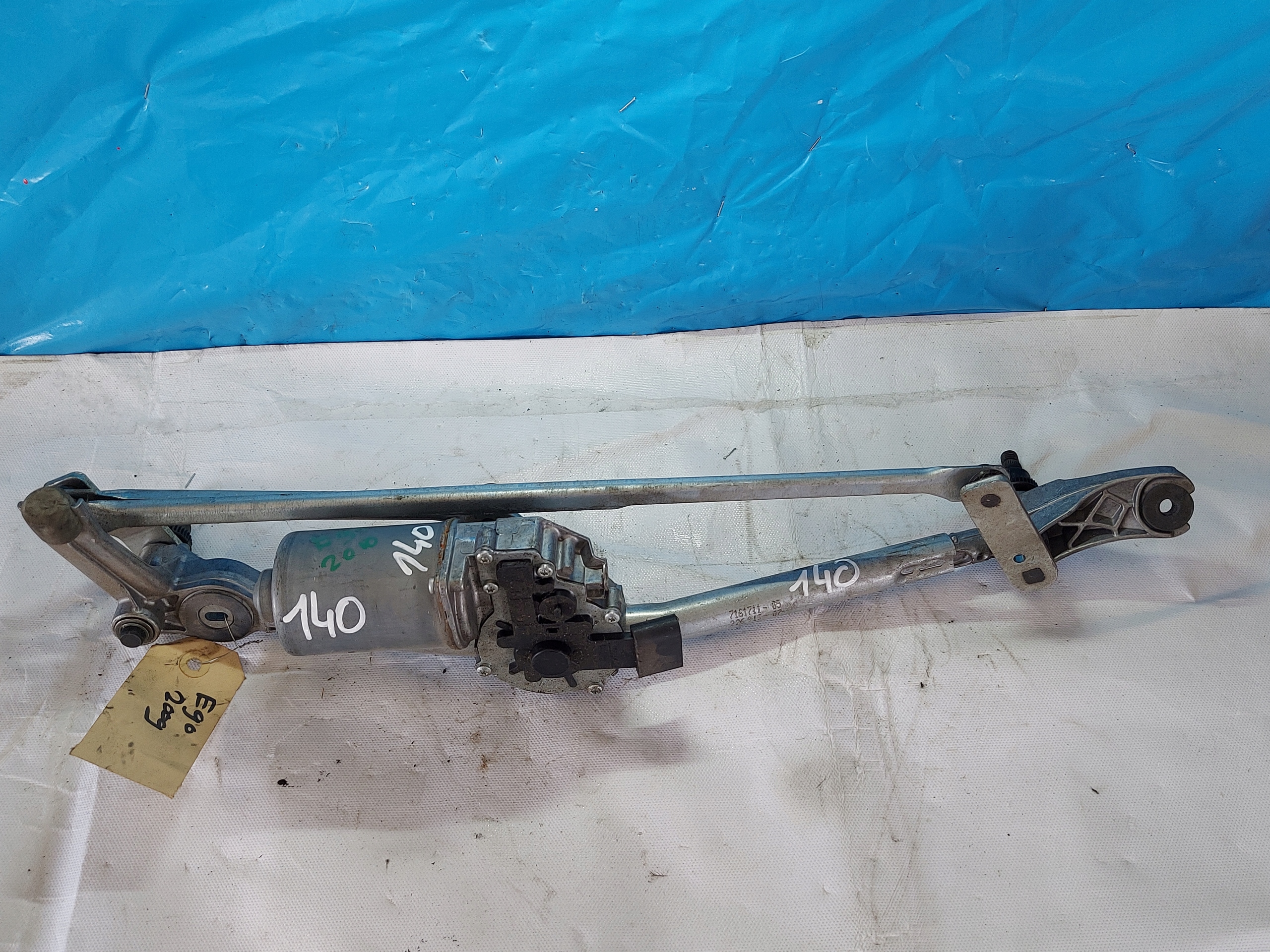wiper mechanism BMW E92 7161711 front
