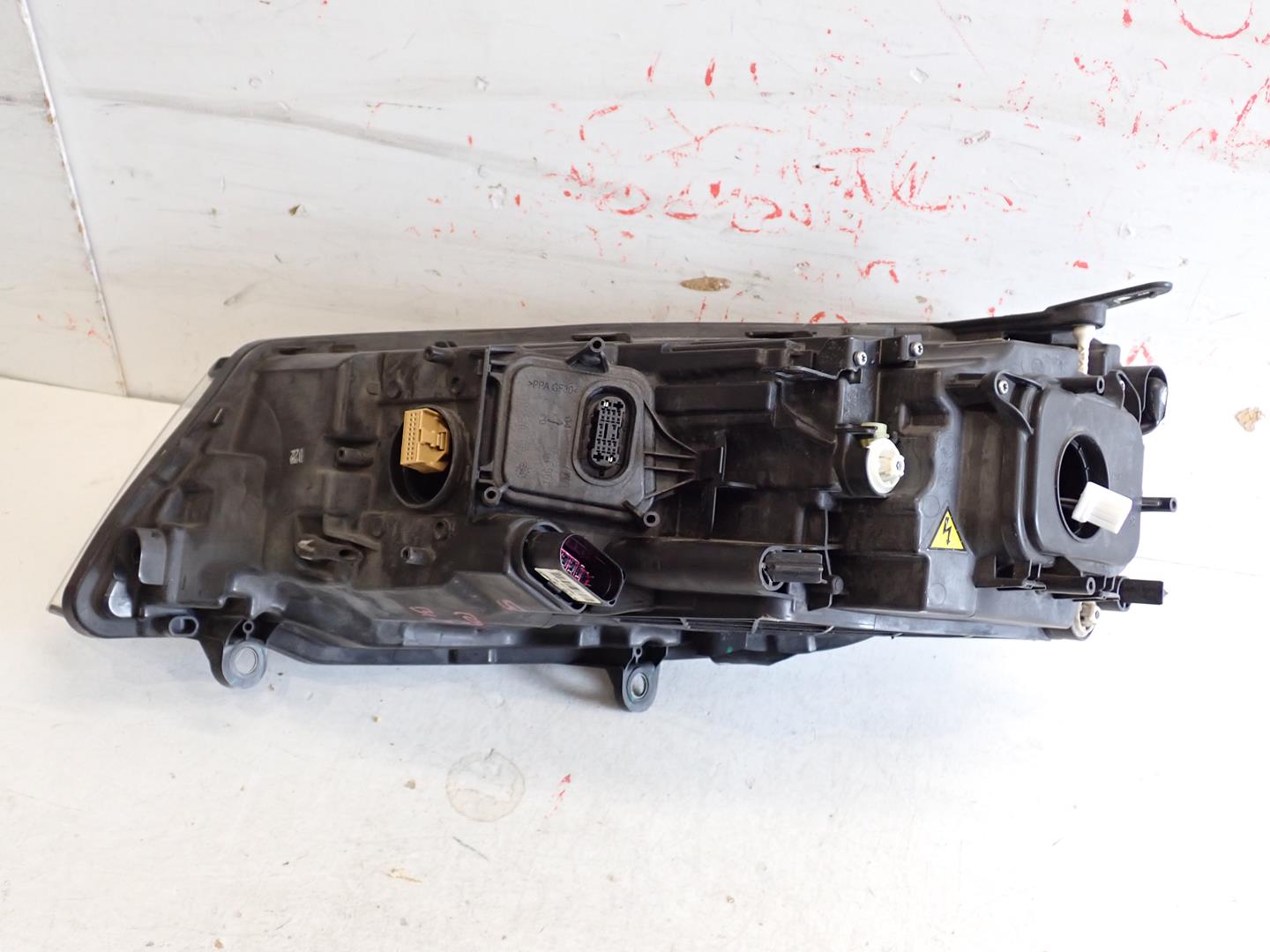 light front front right VW TOUAREG II LIFT 2014- BI-XENON 7P1941034A