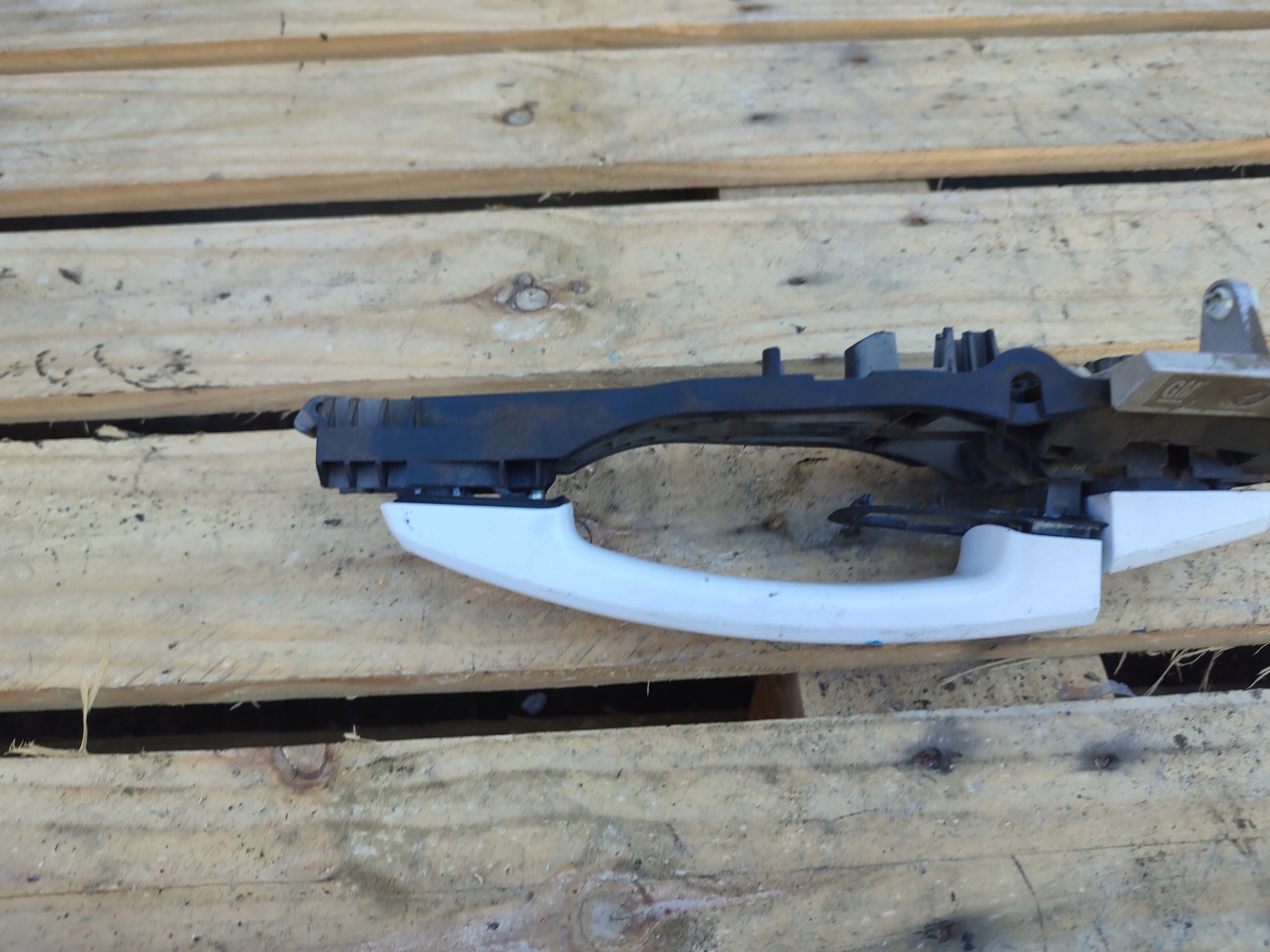 handle door left front left front Opel Meriva B 13271969
