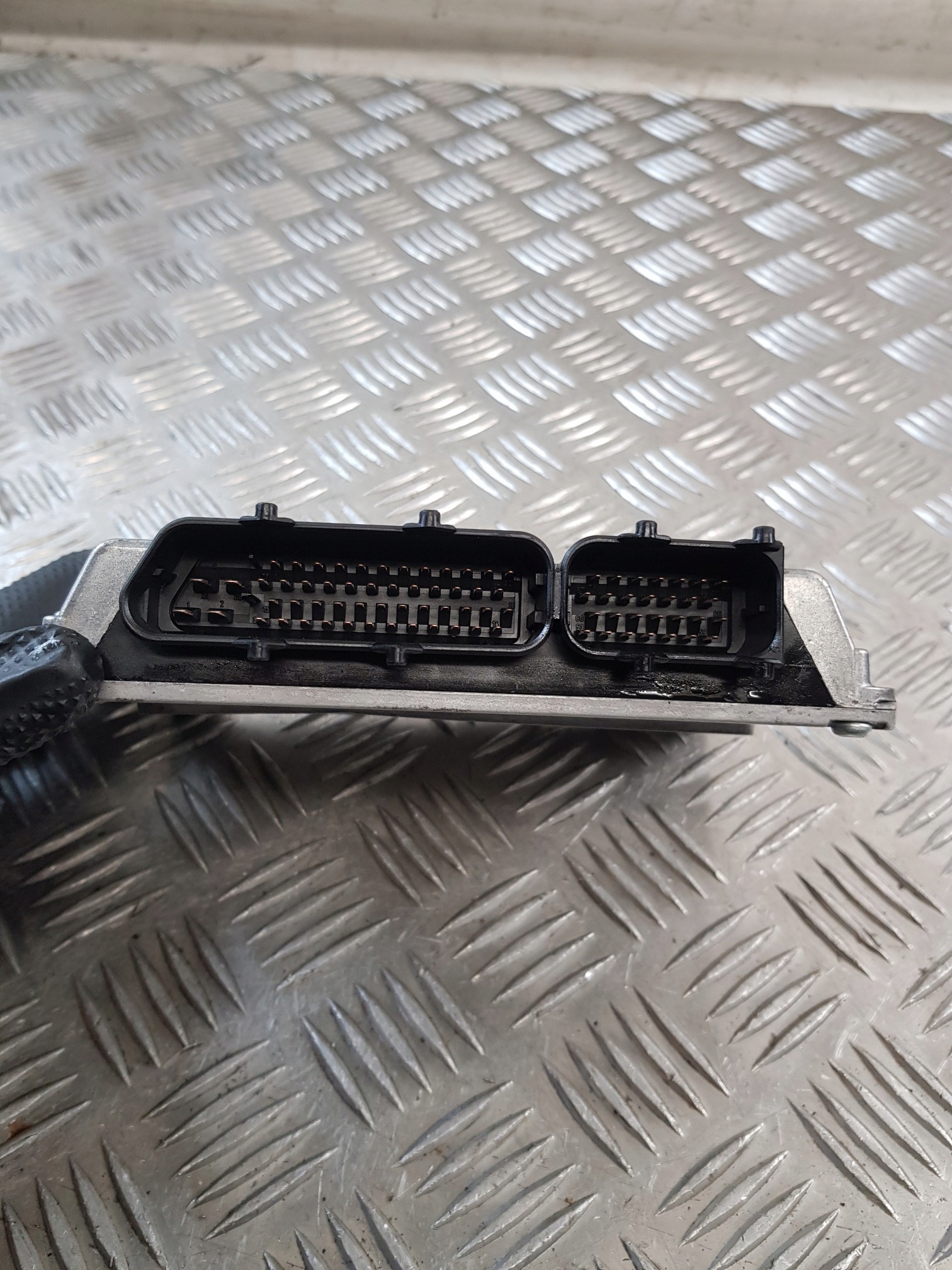 control unit of the engine 3B0907557B AUDI A4 B5 1.6B 98R- EUROPA