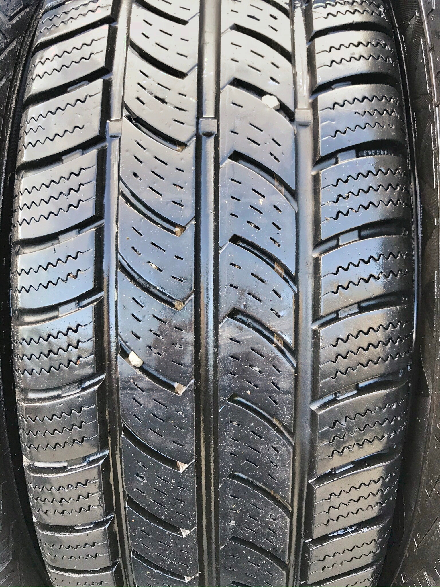 1X 205 / 65R16C континентальный VANCOWINTER 2 зима