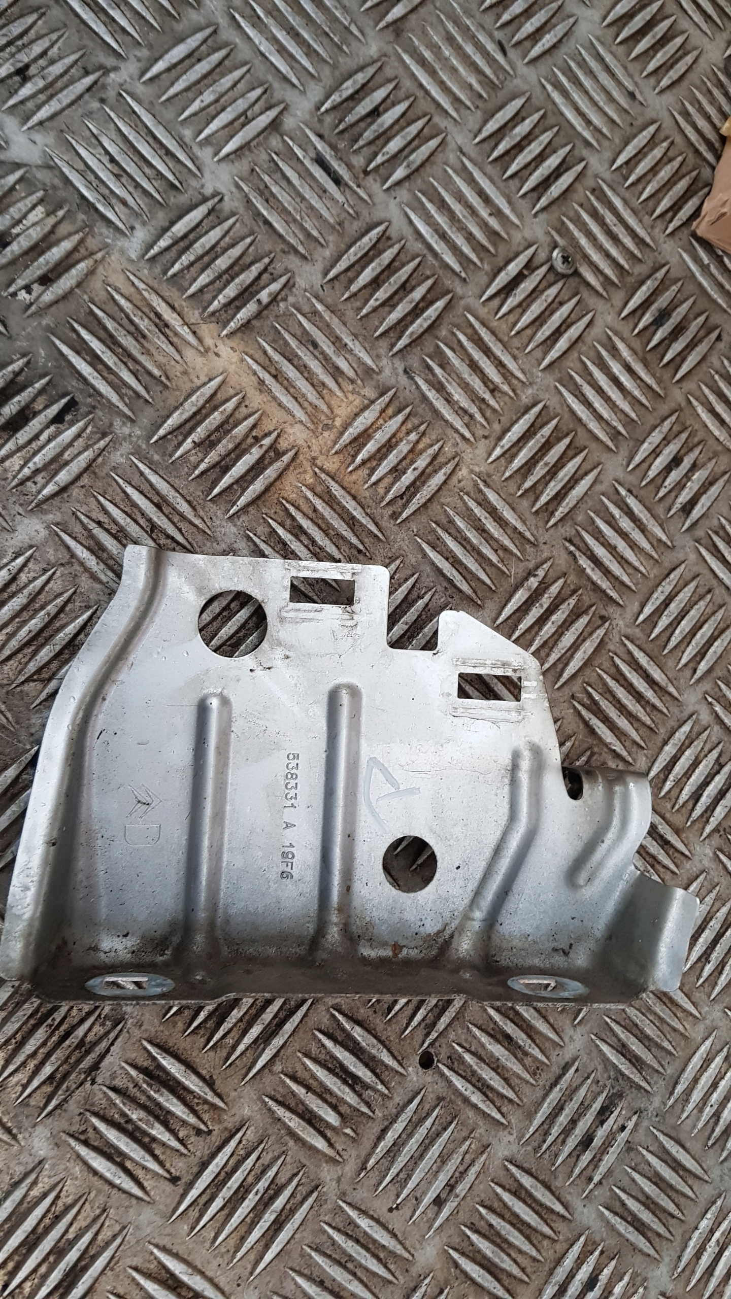 CITROEN C4 and PICASSO console of a fender left right front