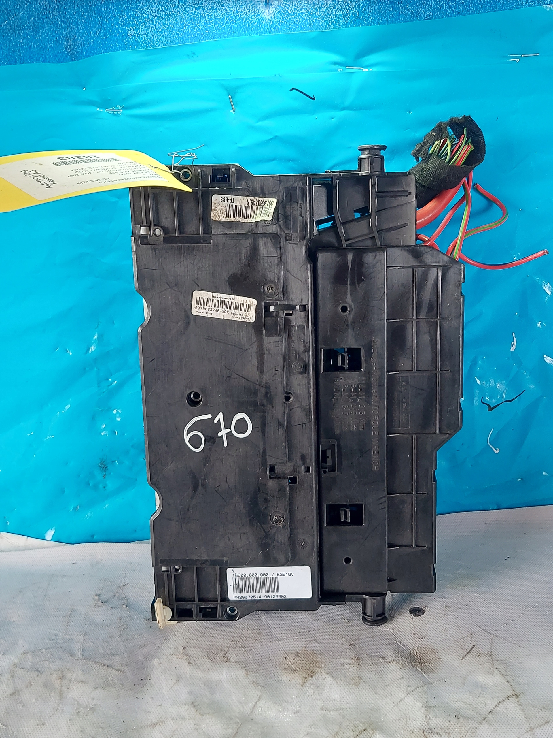 Module fusibles BMW X3 E83 2.5 B 18500000000