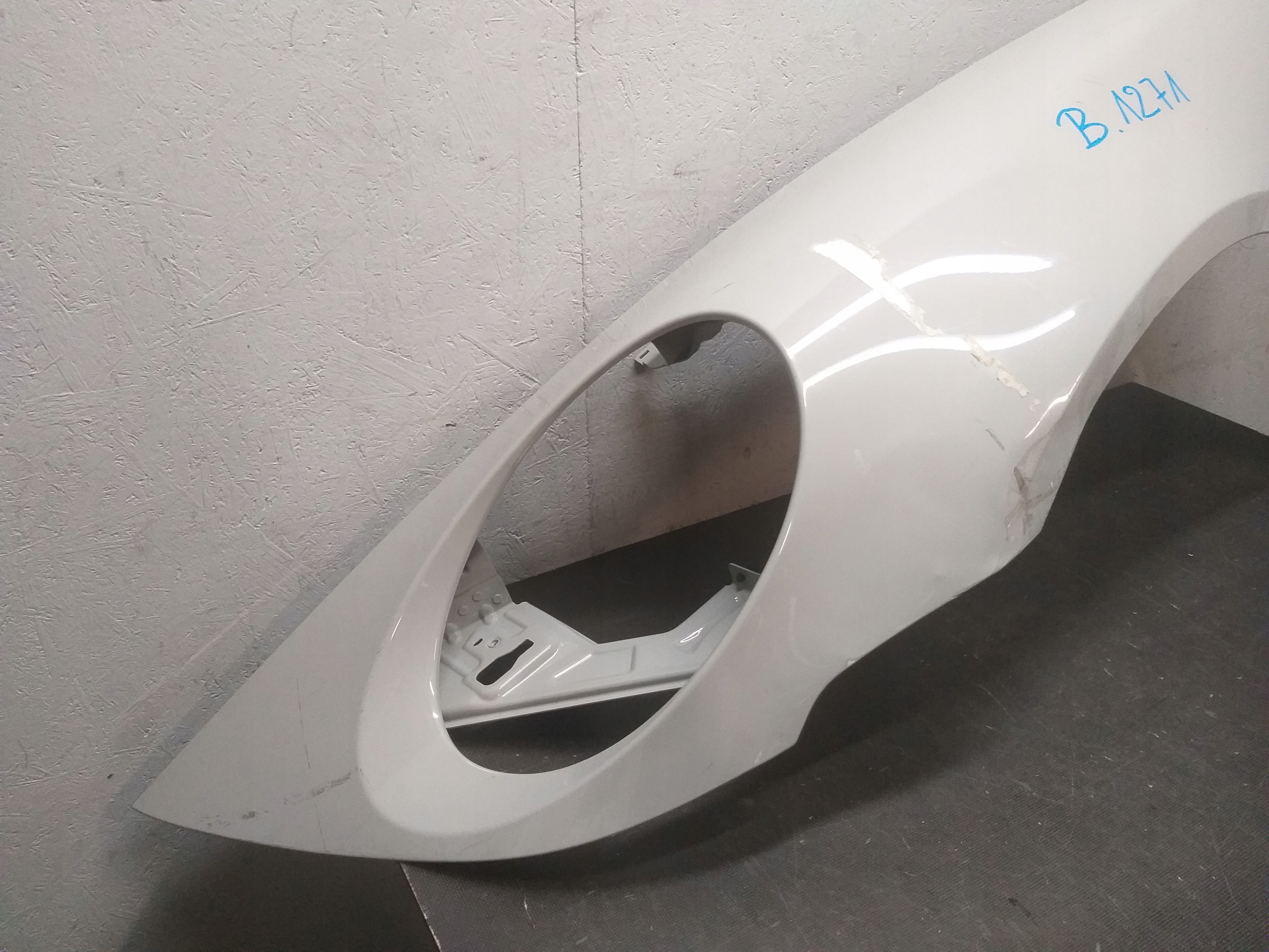 fender front left PORSCHE 911 992 18