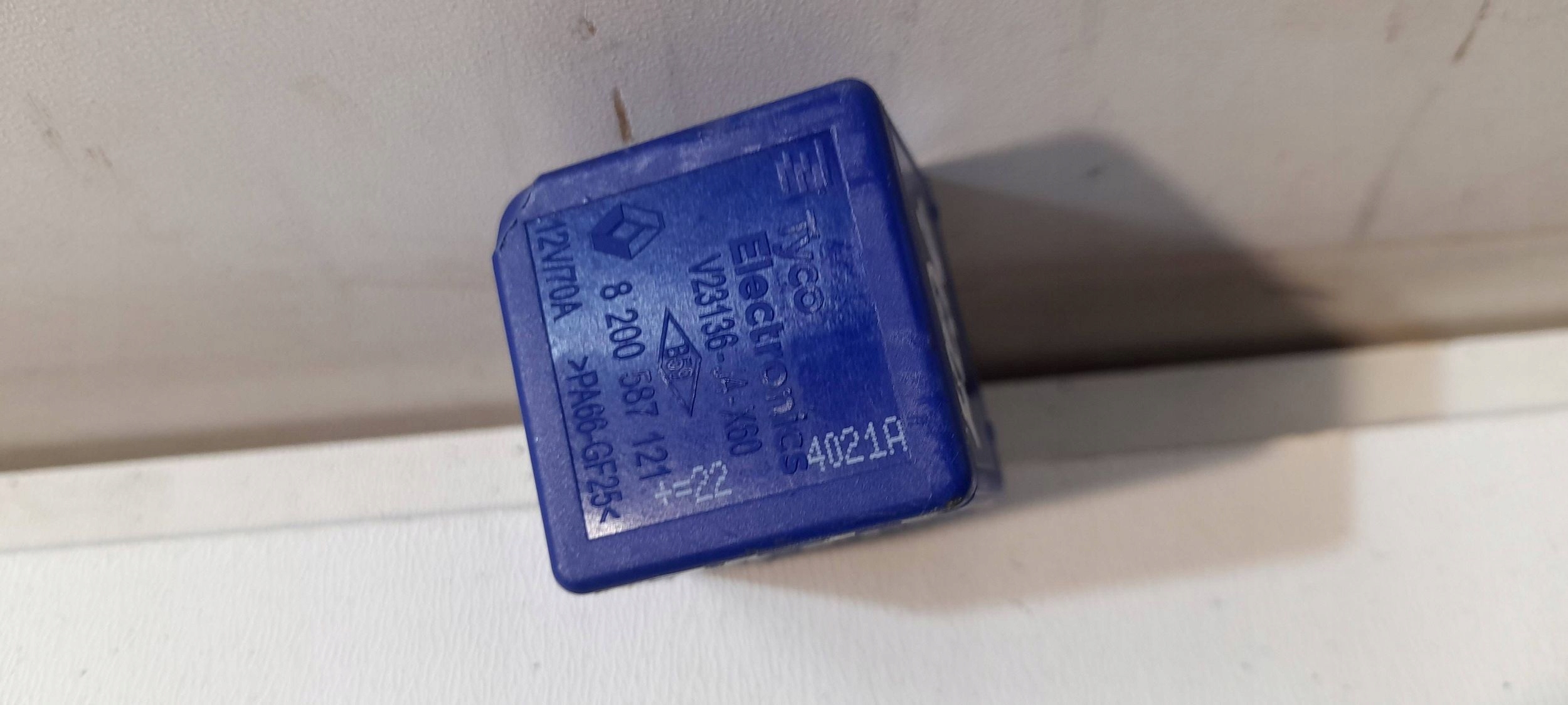 Renault Arkana relay V23136J4X60 (P289)