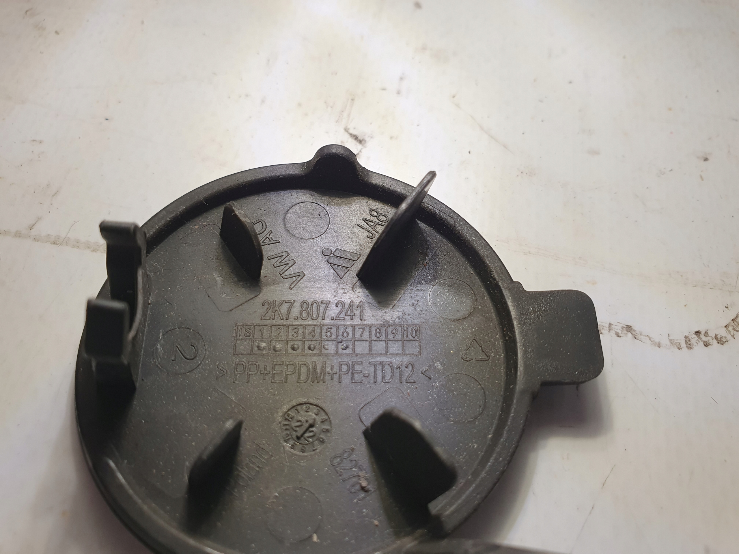 Abschleppöse der Stoßstange vorne VW CADDY 2K7 20-23 2K7807241
