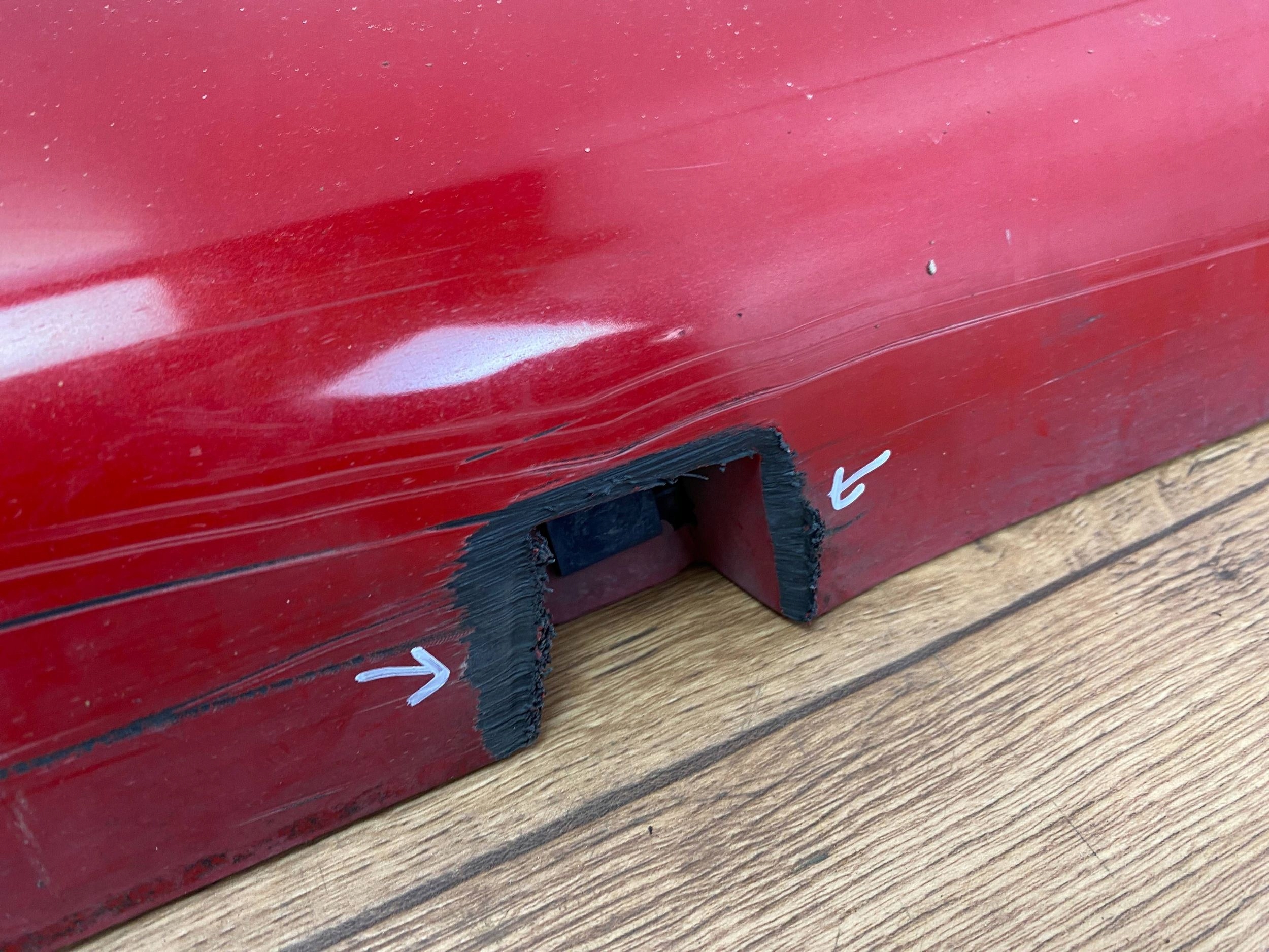 cap threshold left Dodge Charger 2015+