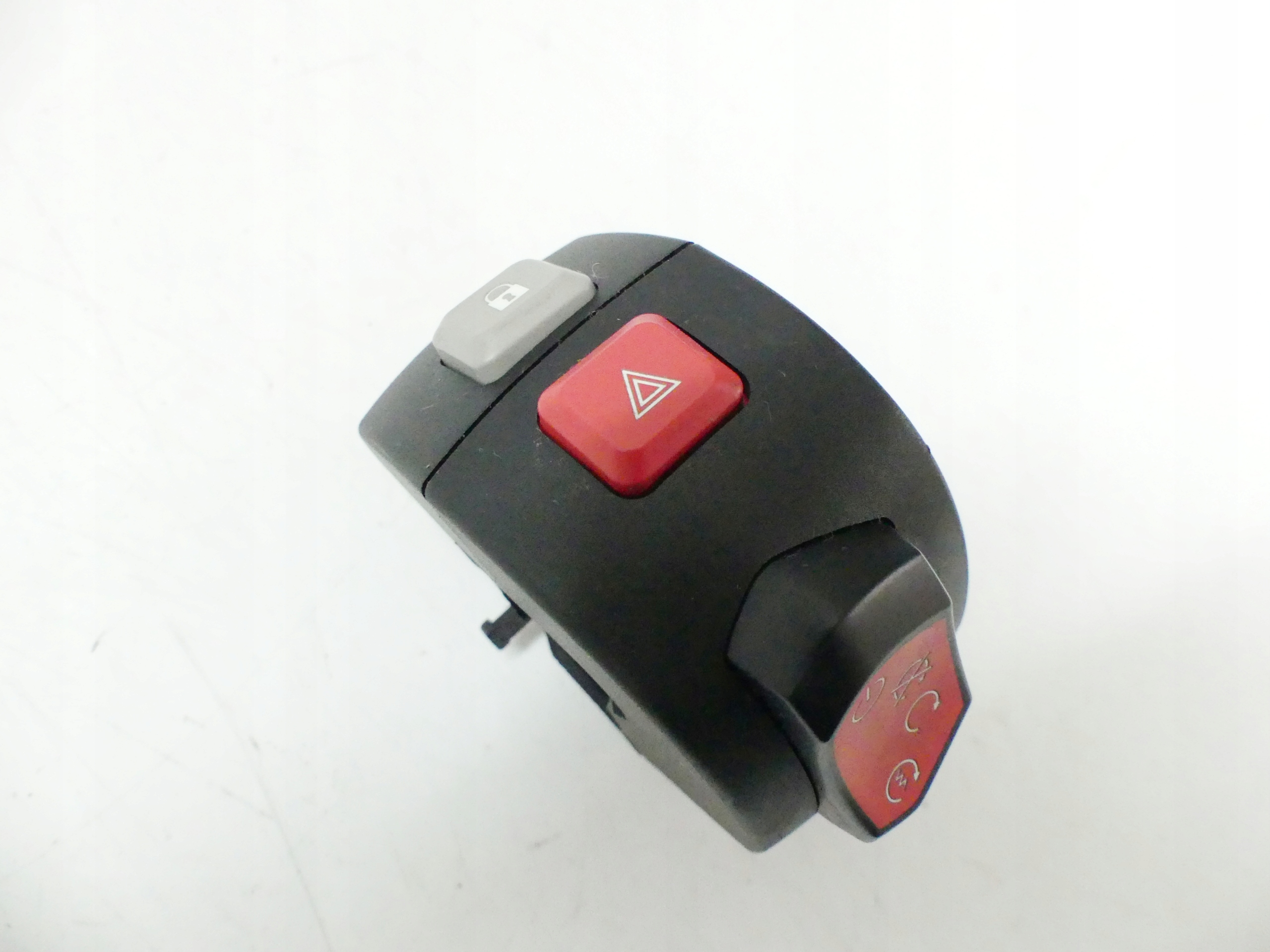 T2041877 - , ПРАВИЙ ПЕРЕМИКАЧ TRIUMPH ROCKET III 20+