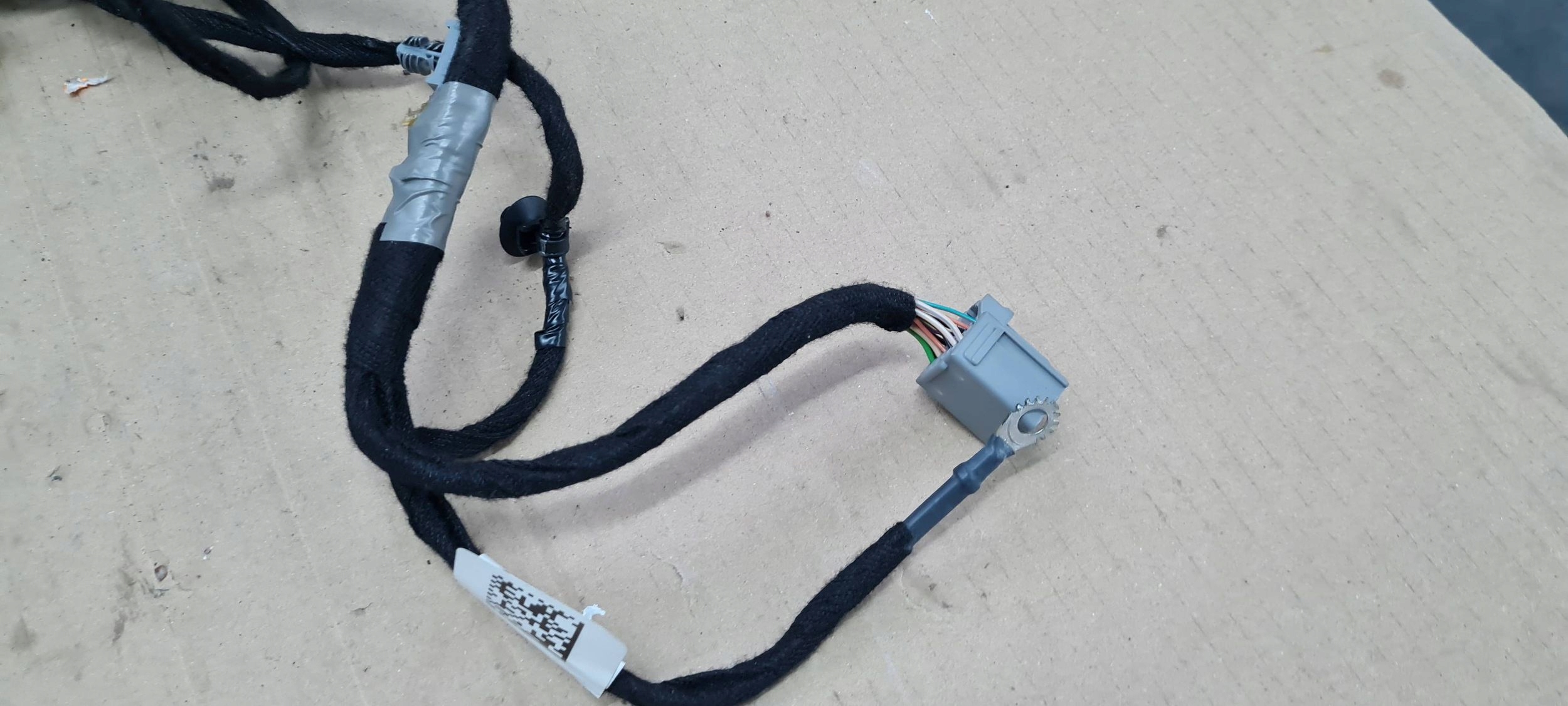 Chrysler Pacifica 2022 bundle wiring door right right rear part P68476642AA