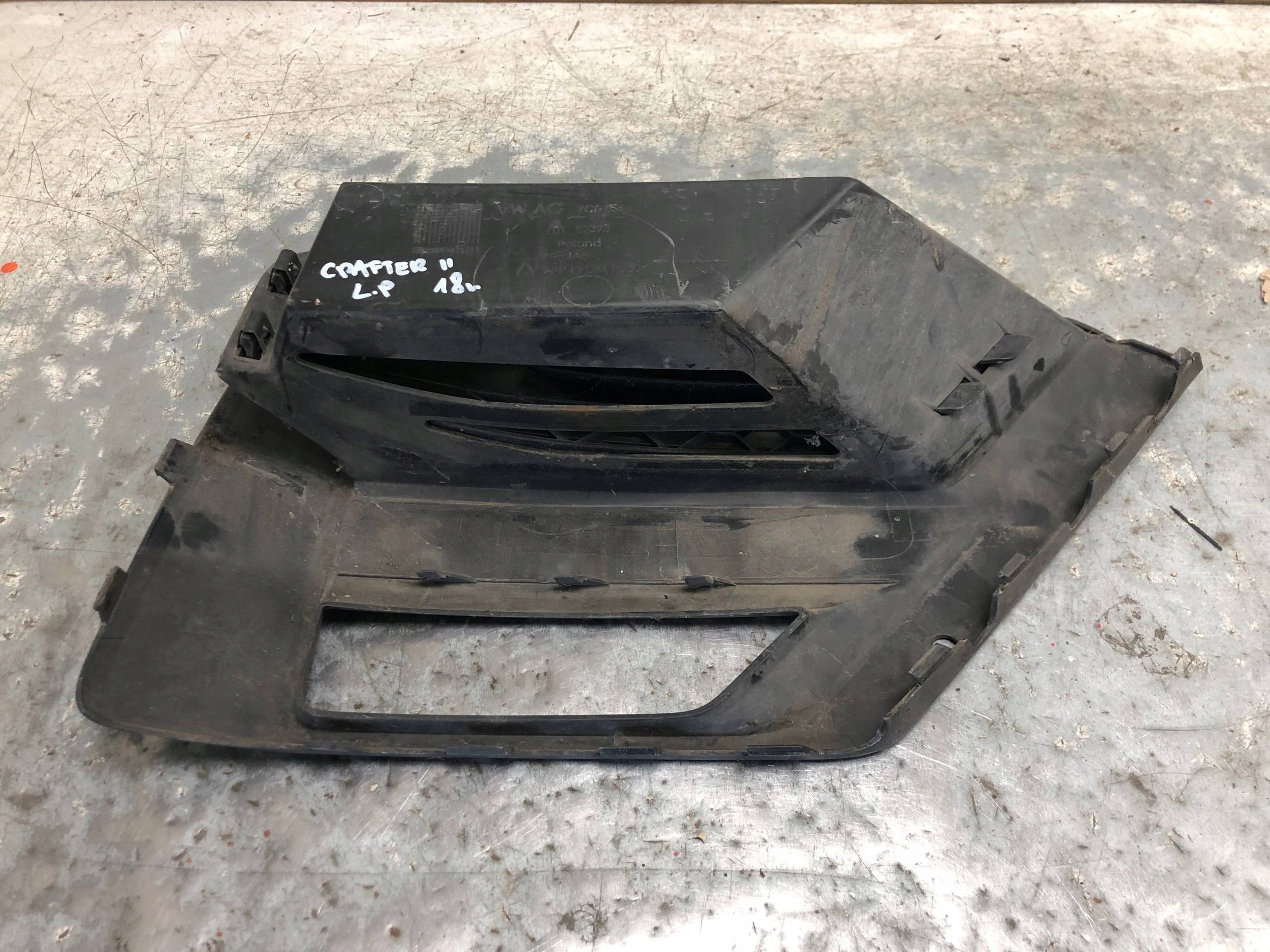 grid of a bumper left front VW CRAFTER II 7C0853665A