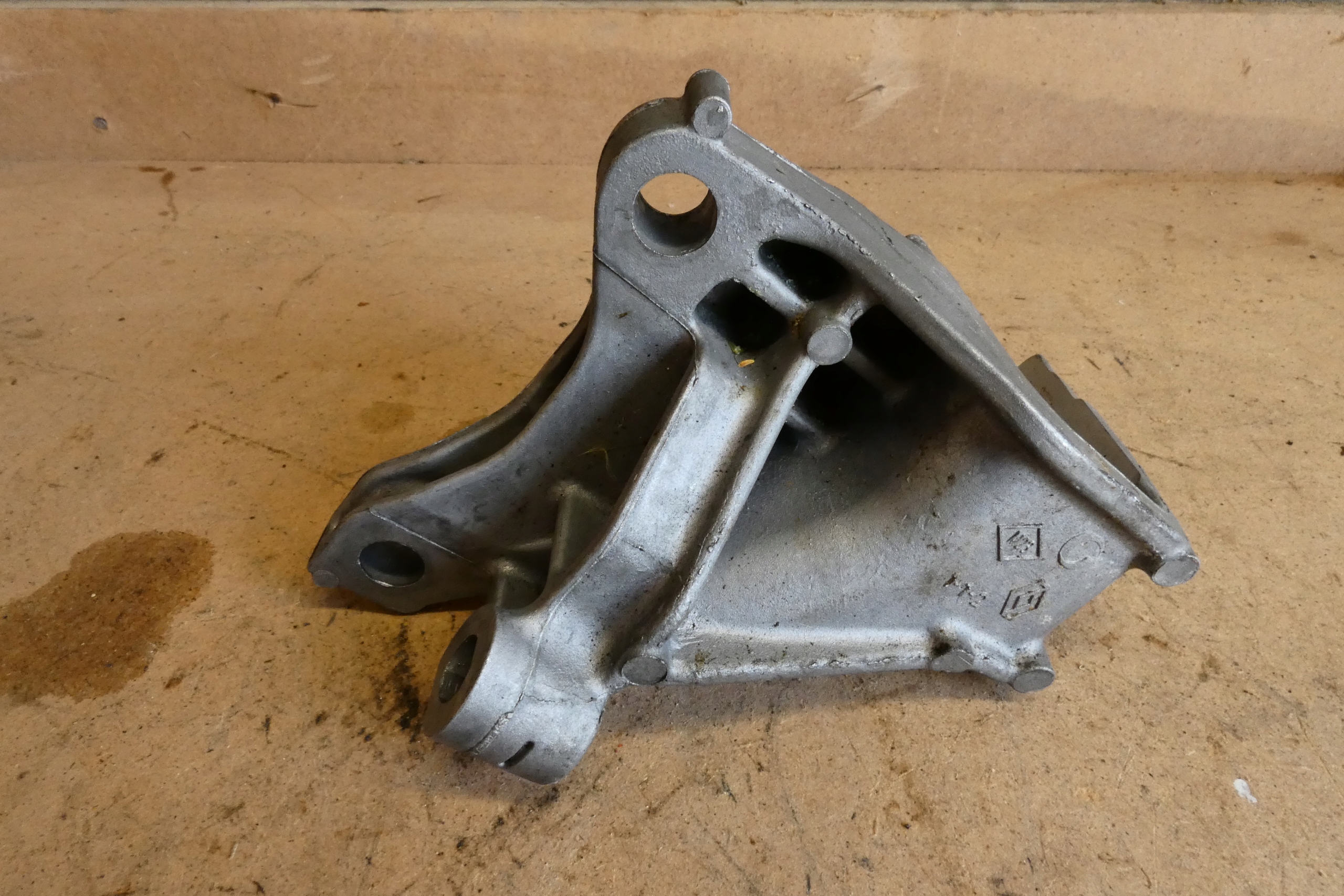 new OE engine mount Renault SCENIC IV,TALISMAN 113320517R