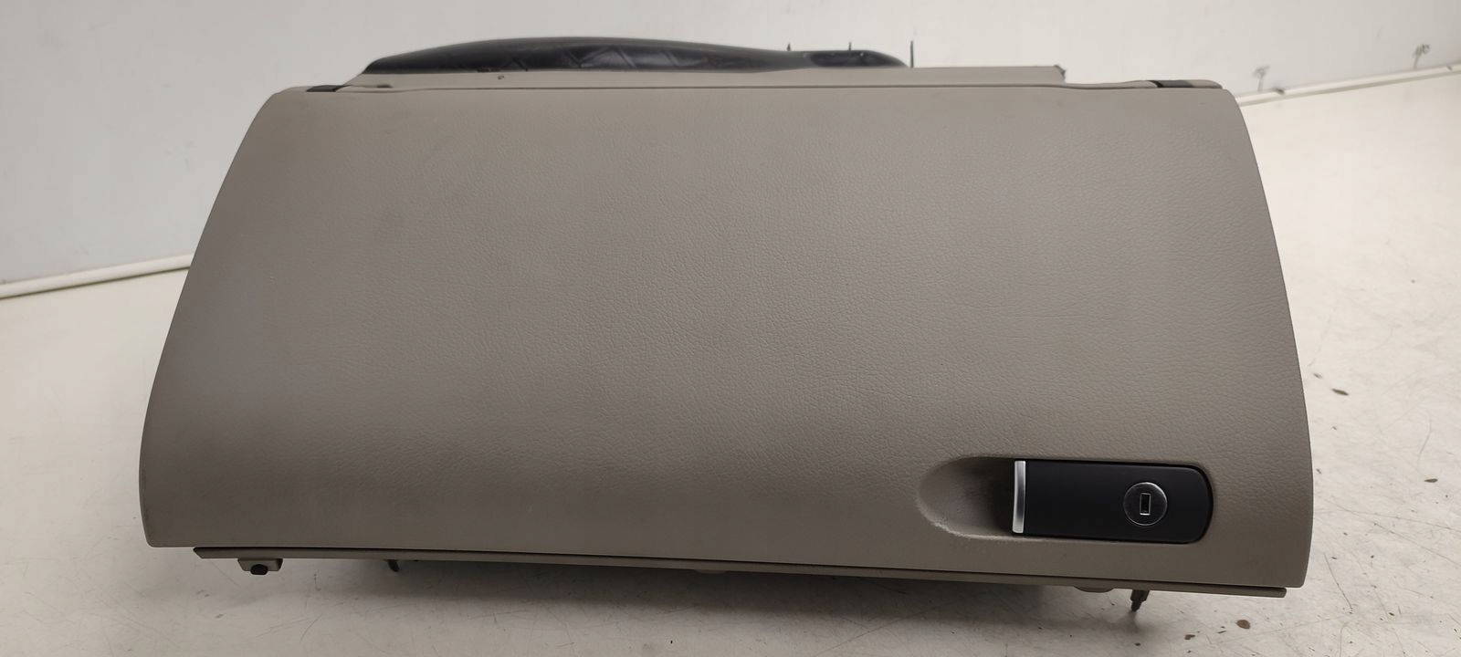 Handschuhfach des Beifahrers Audi A4 B7 2,7 TDI