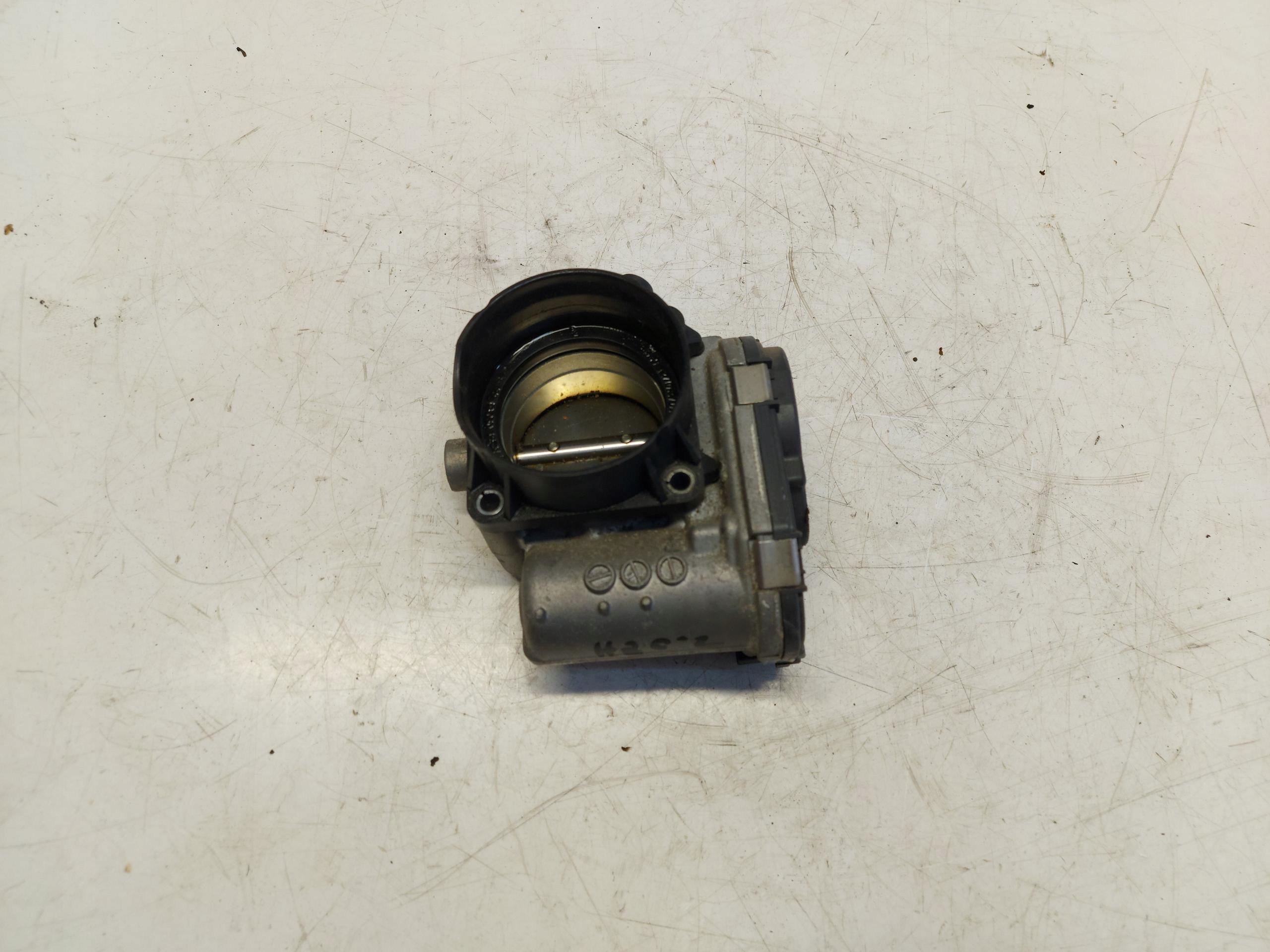 MERCEDES W205 C300e Valvola a farfalla A2701410025