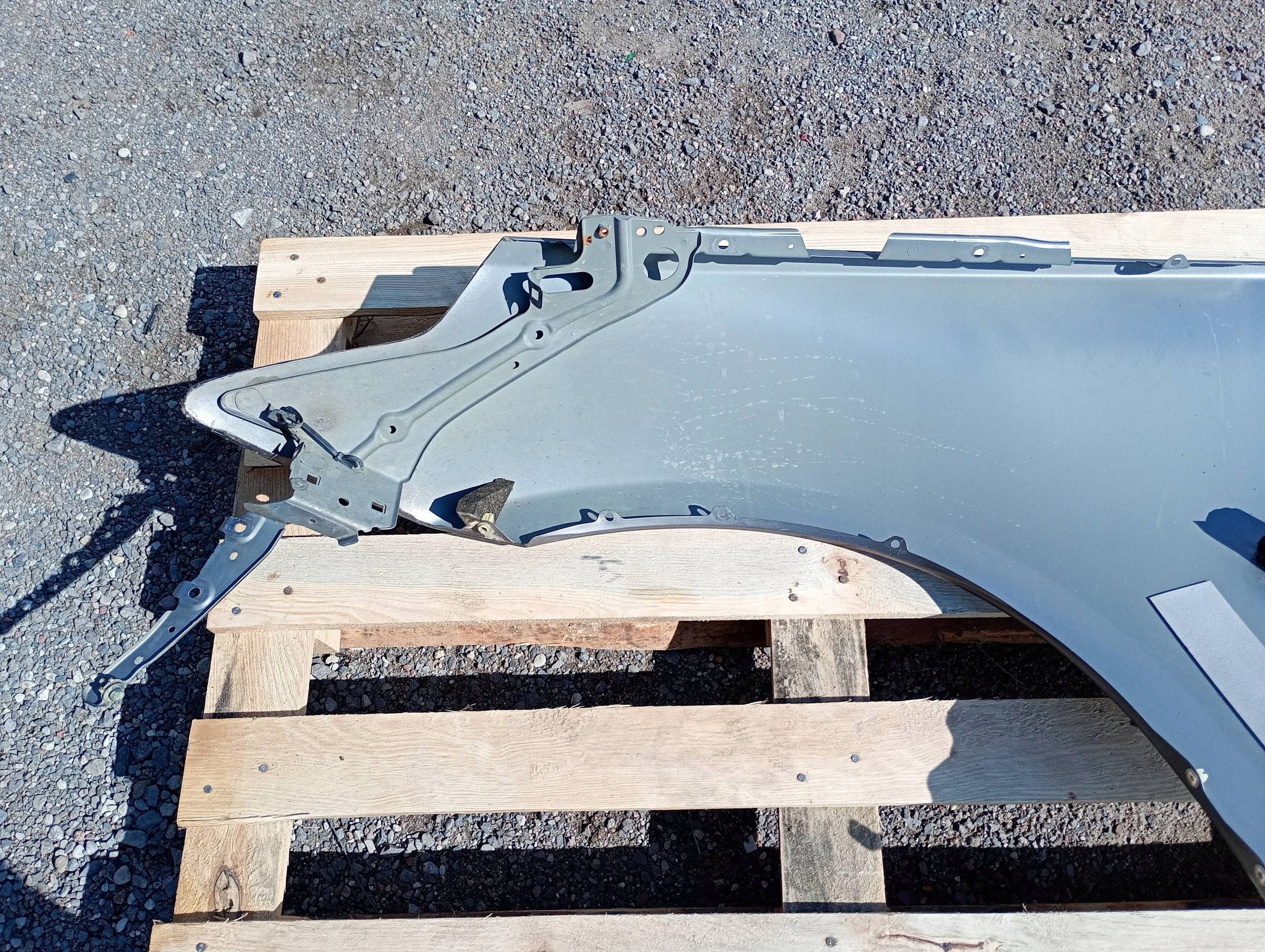 fender right front front right Nissan 370Z 2009