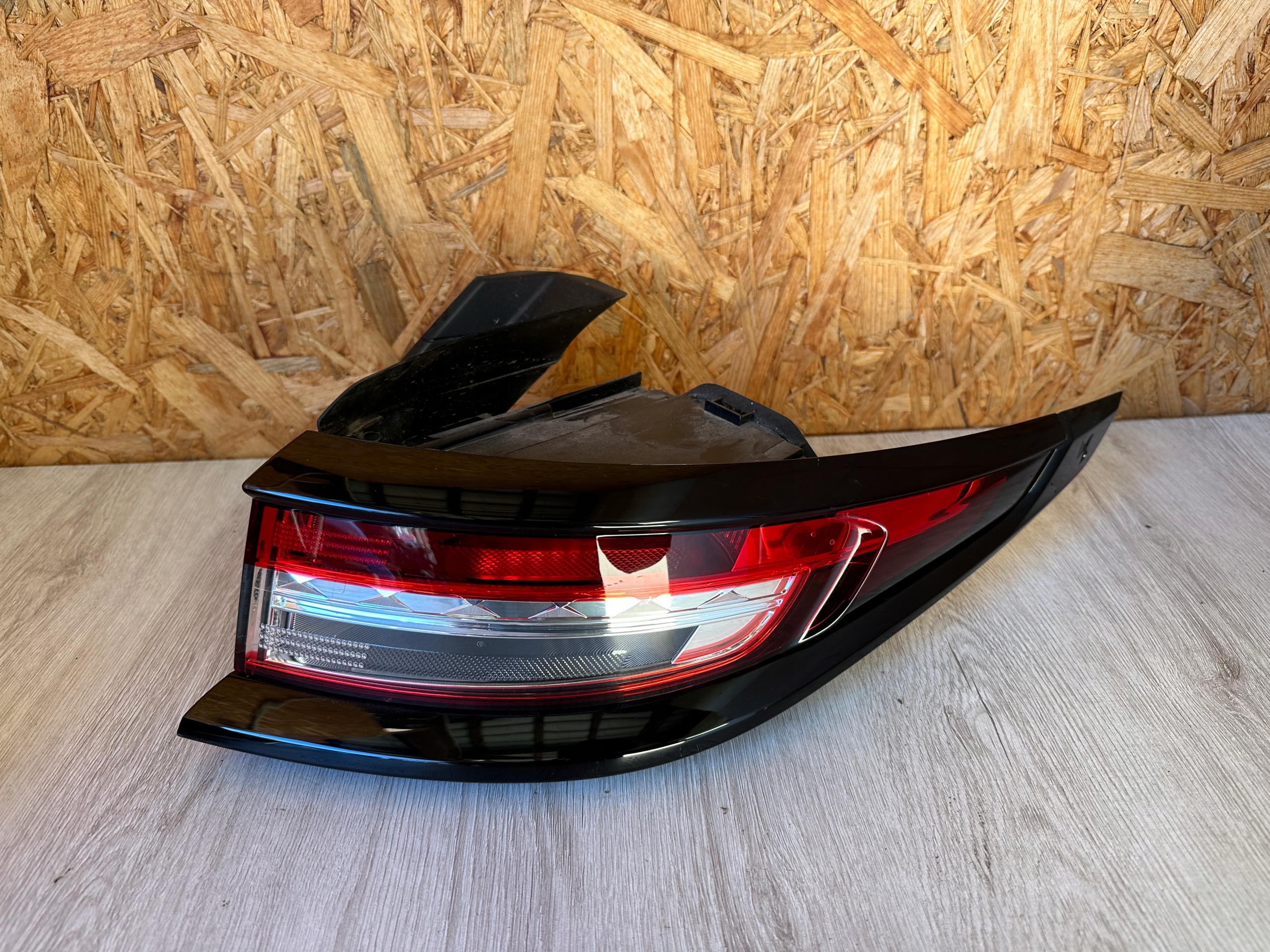 LIGHT REAR LEFT RIGHT CITROEN DS3 CROSSBACK 19R.