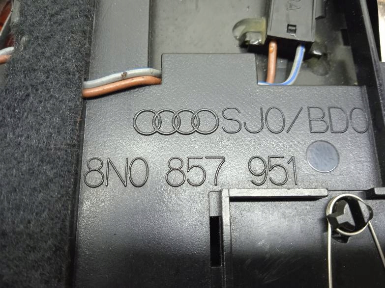 ashtray front EUROPA 8N 8N0857951 Audi TT and (1998-2006)