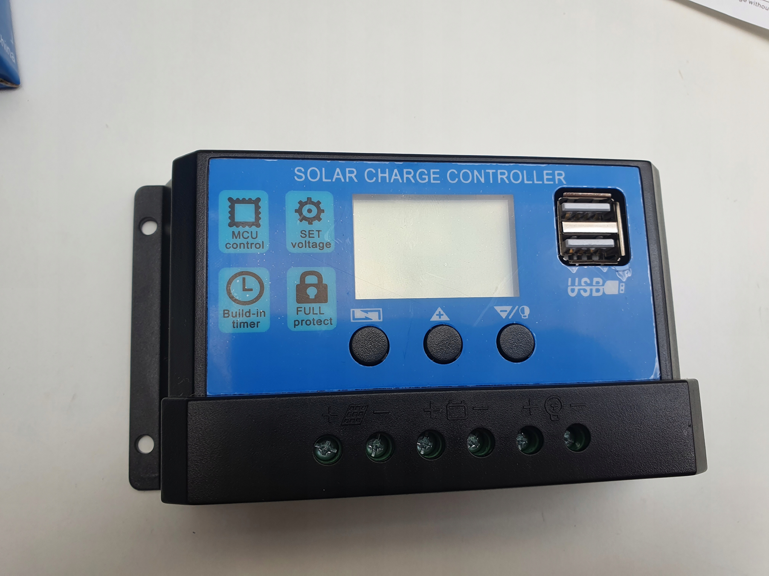 Solarny Regulator Ładowania Akumulatorów PWM 10A EAN (GTIN) 0682559945812