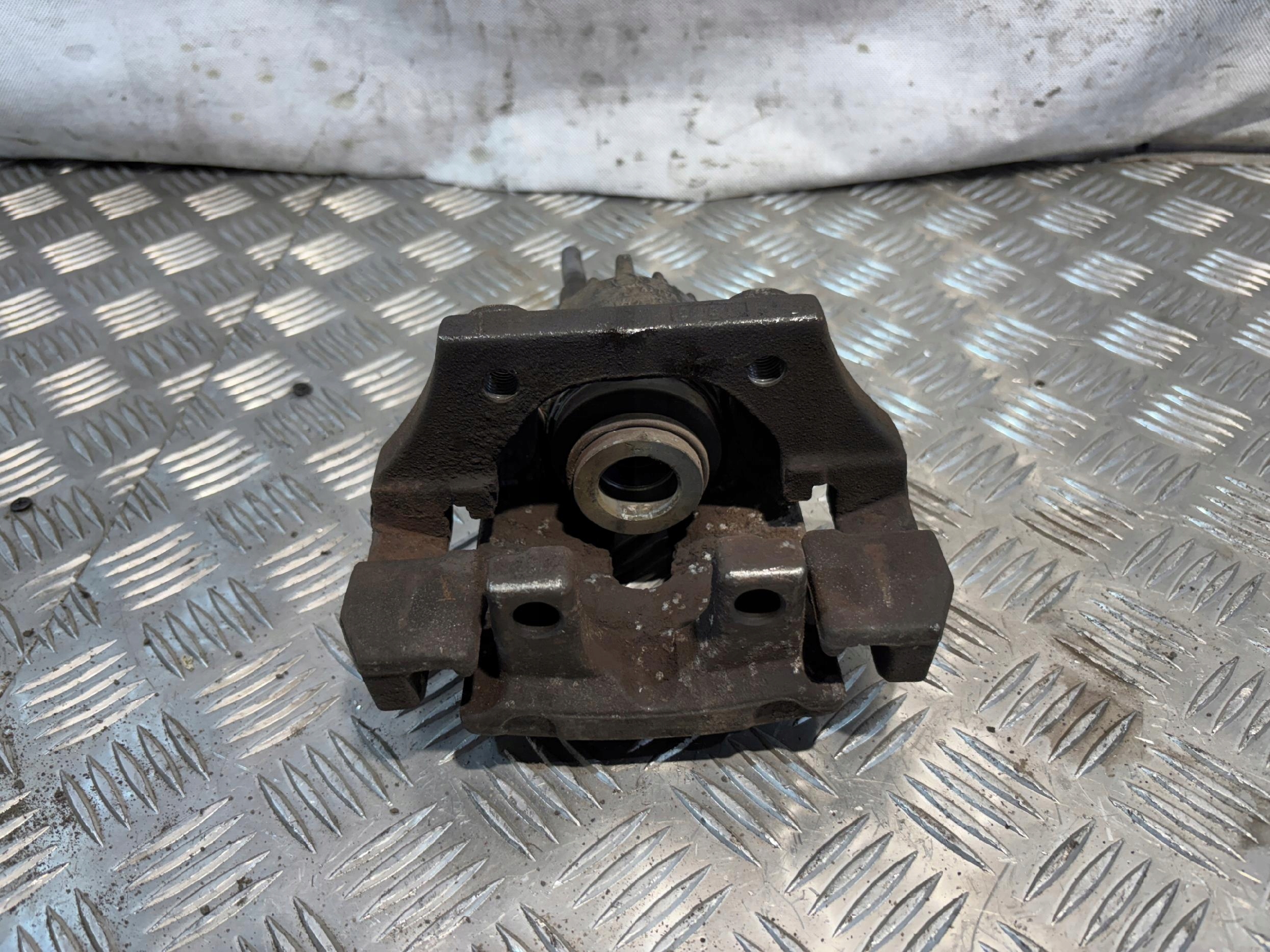 caliper brake left rear part BMW E60 2,0D