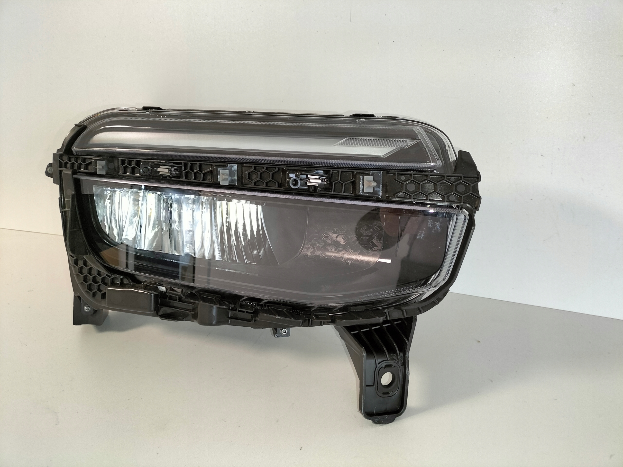 light front reflektor right JEEP AVENGER 23- FULL LED