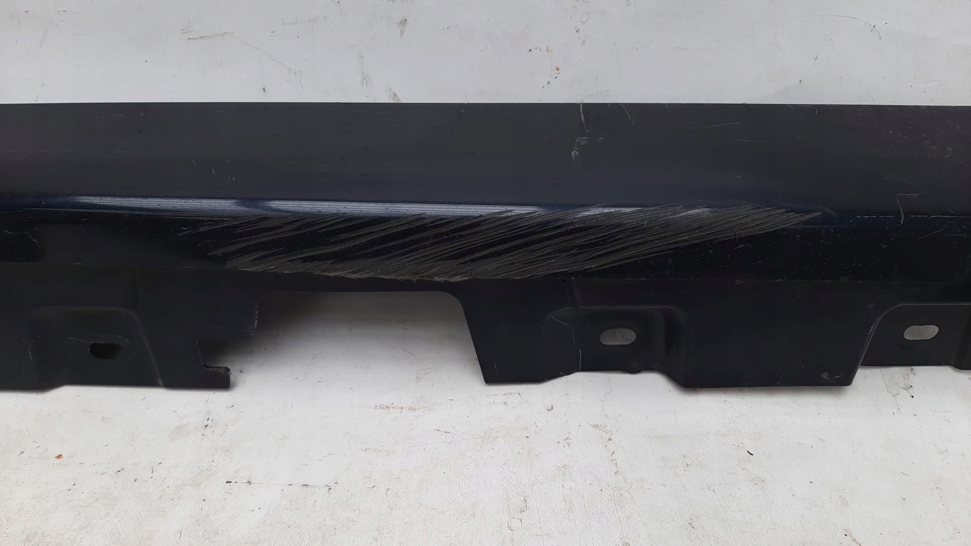 BMW 5 F10 F11 threshold right moulding threshold right 7184774
