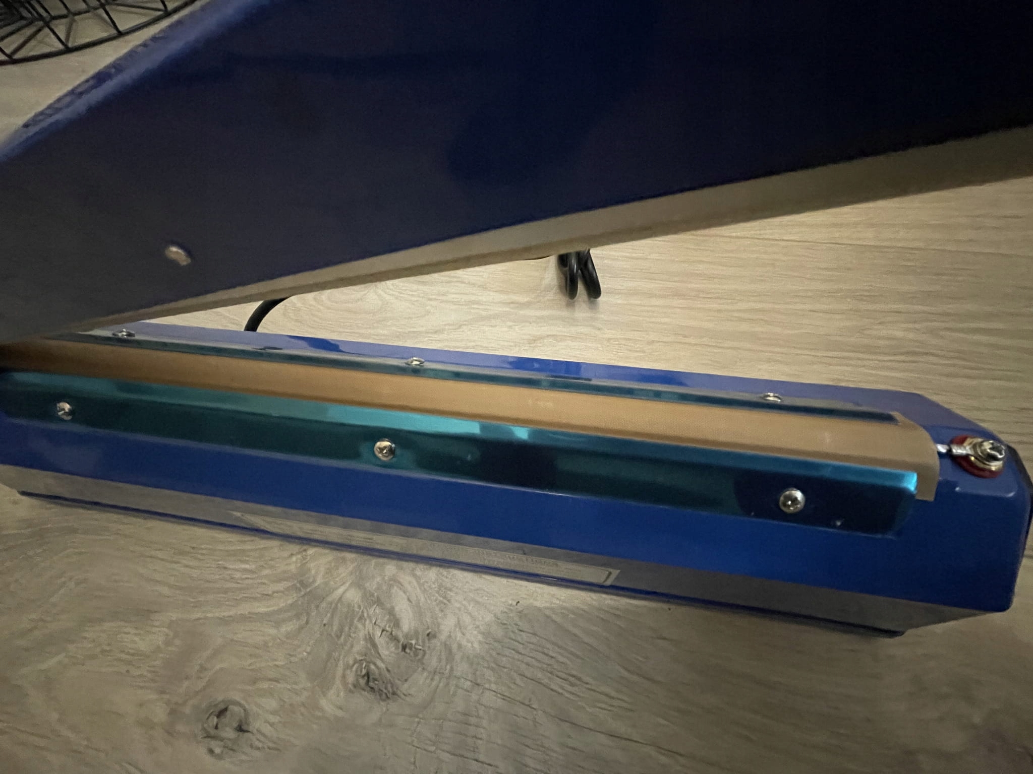 Zgrzewarka ręczna 300 Waga urządzenia 3 kg