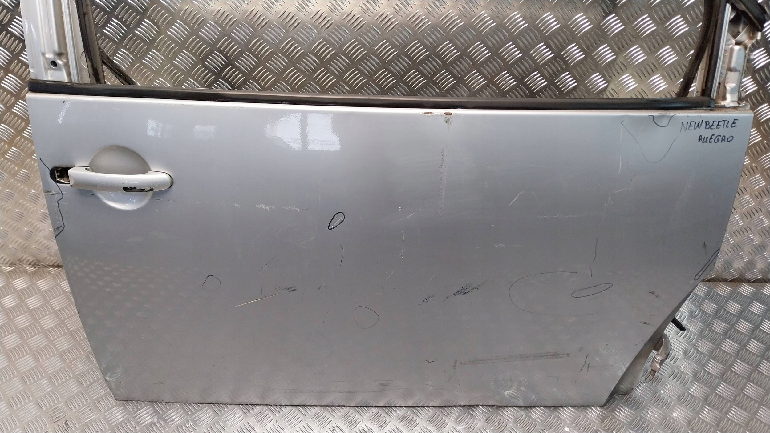 dveře pravé VW NEW BEETLE 1C 98