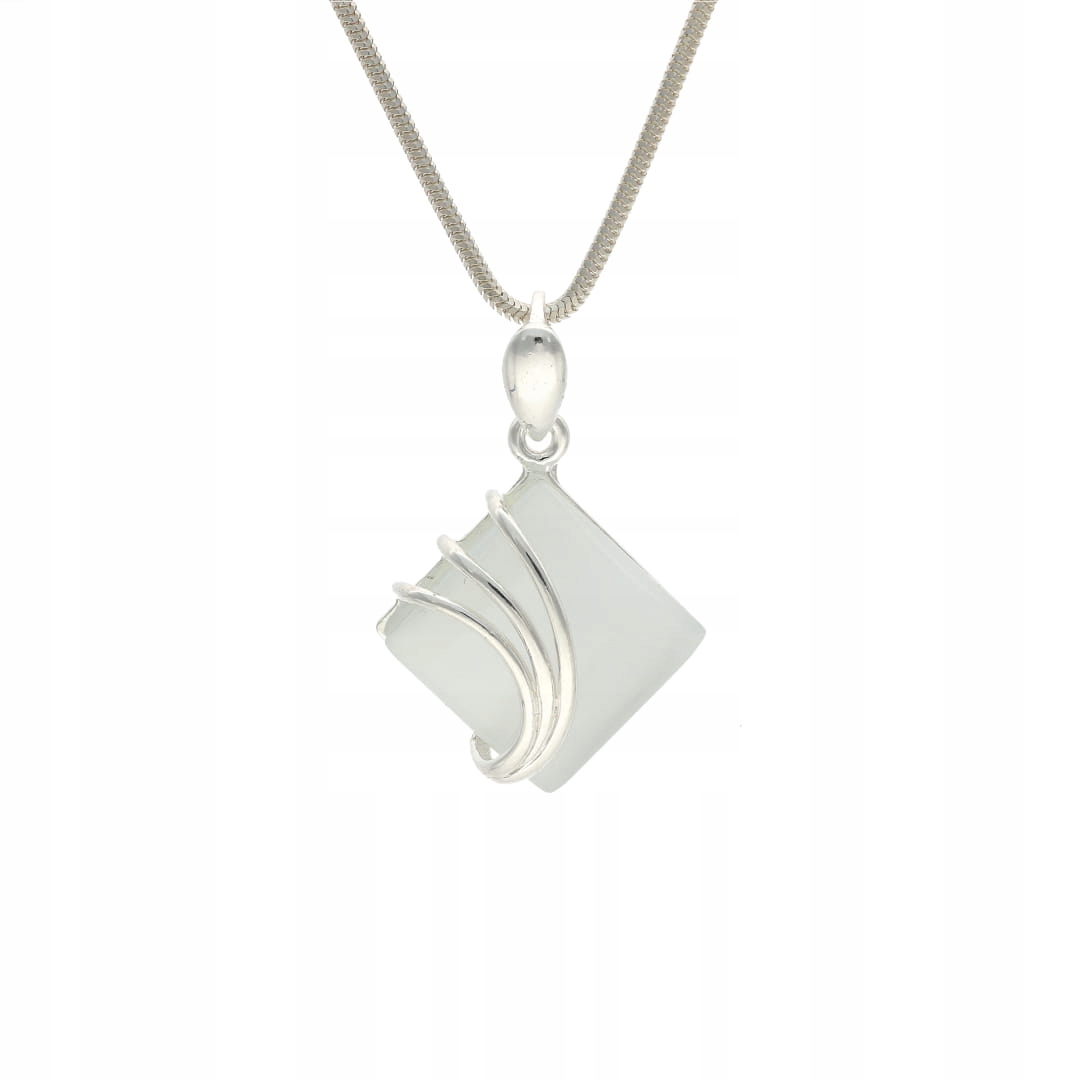 Přívěsek s reliéfem čtvercového stříbro