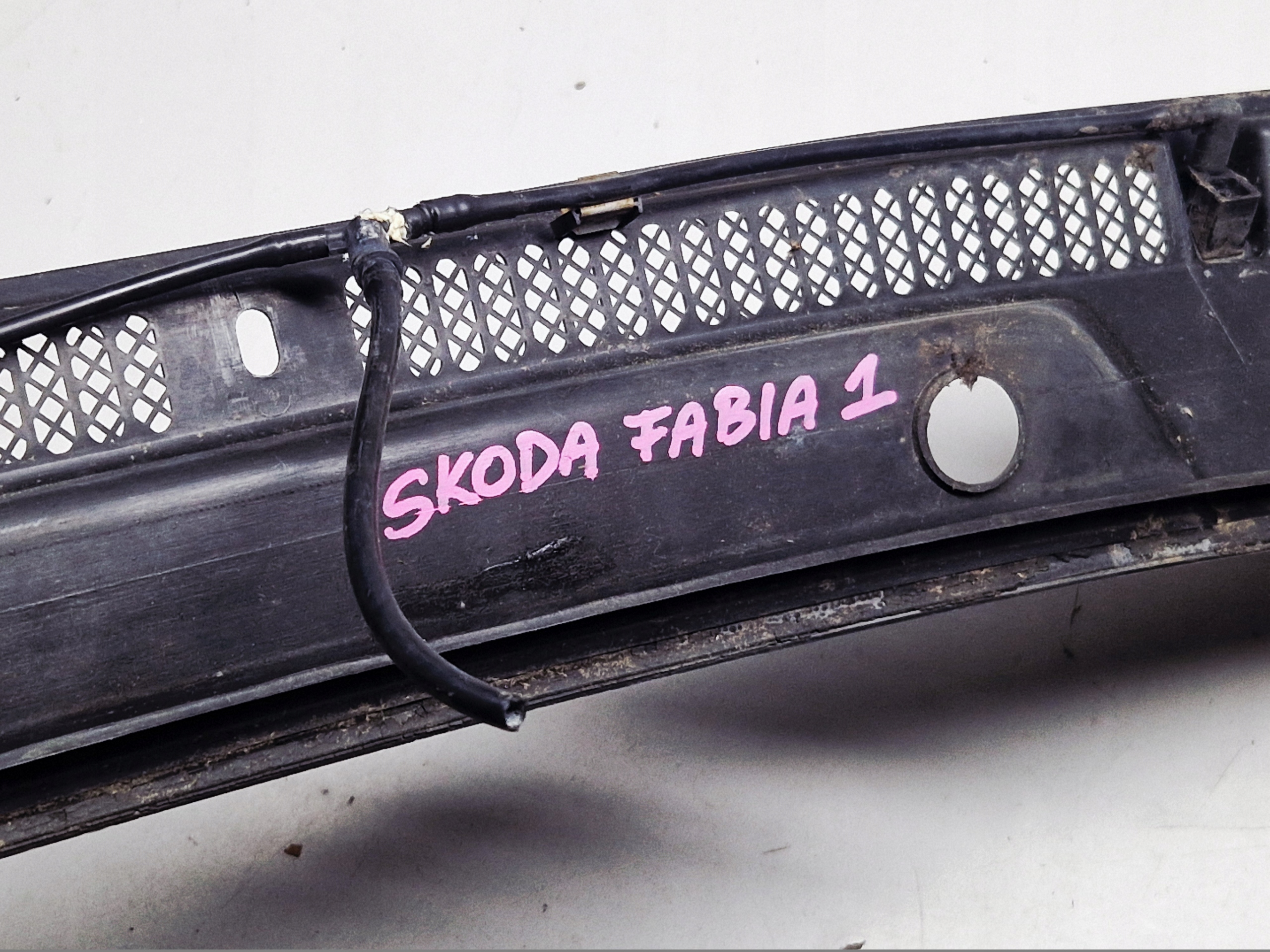 torpedo upper washers SKODA FABIA and 1 6Y1819415A