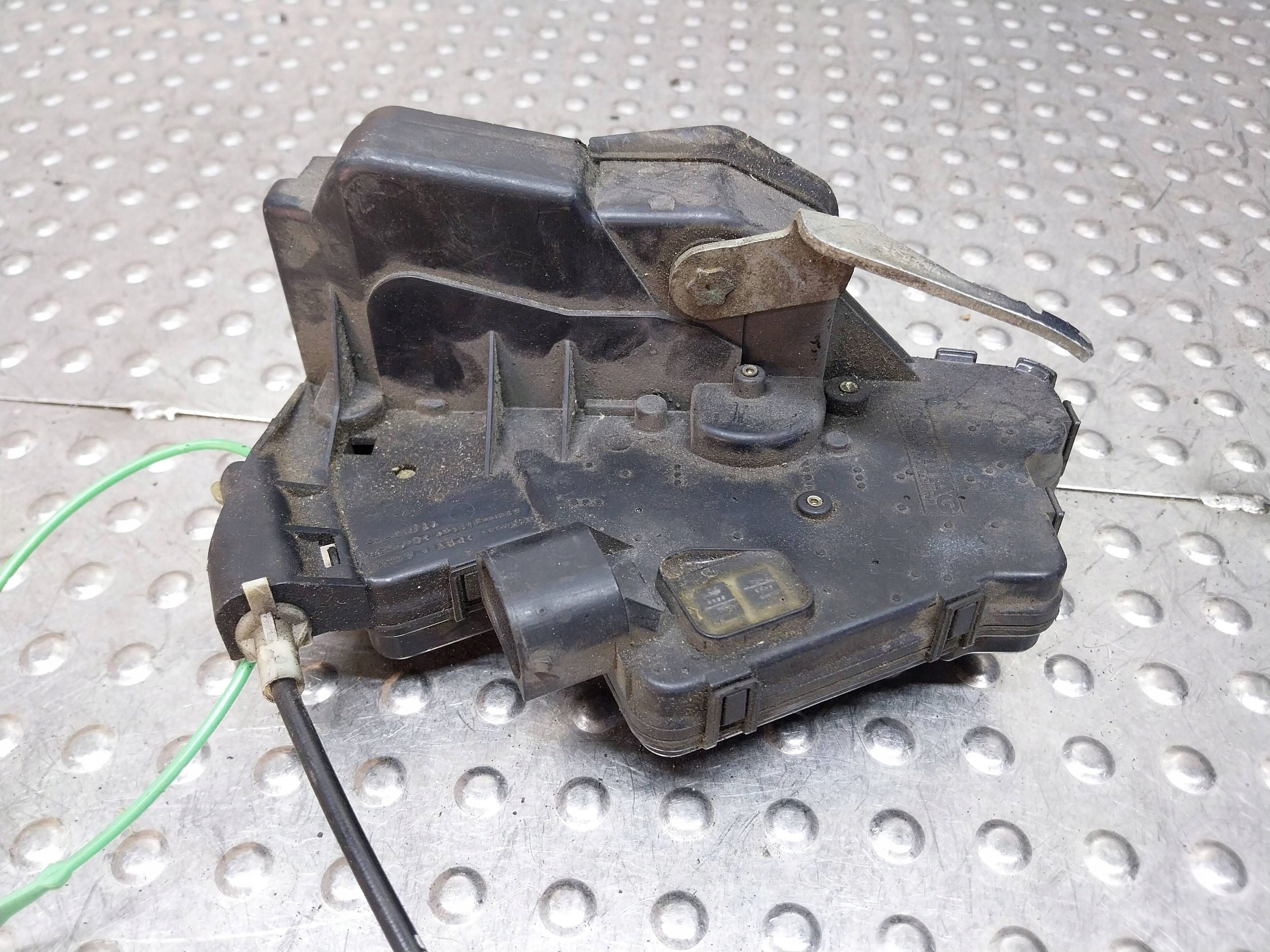 lock door right front 7 PIN 8206408 BMW E46