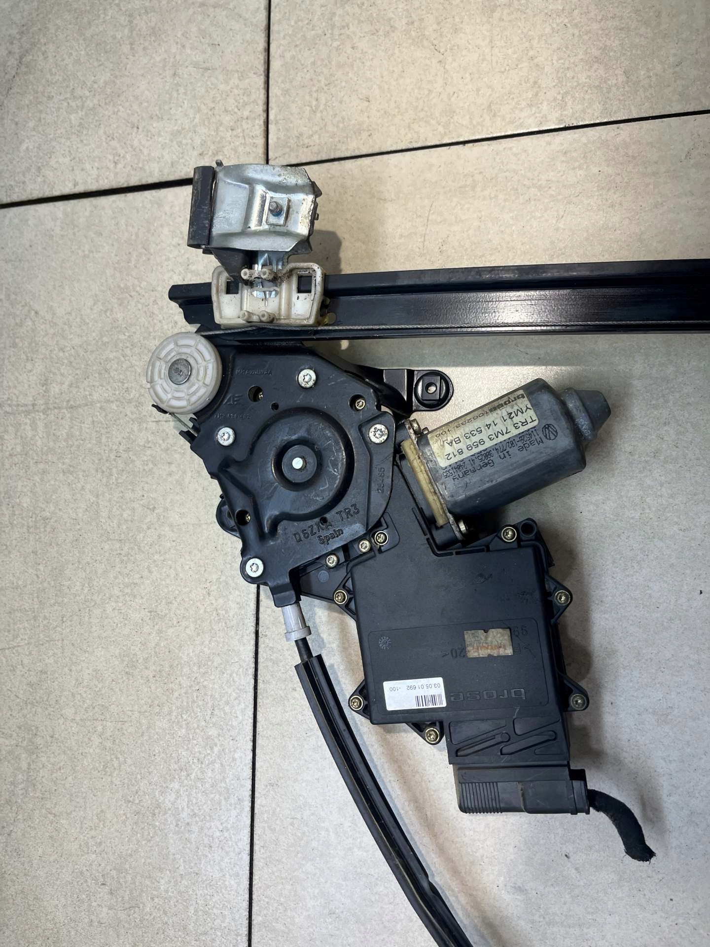 window regulator right rear part GALAXY 1.9 TDI FL TR37M3959812