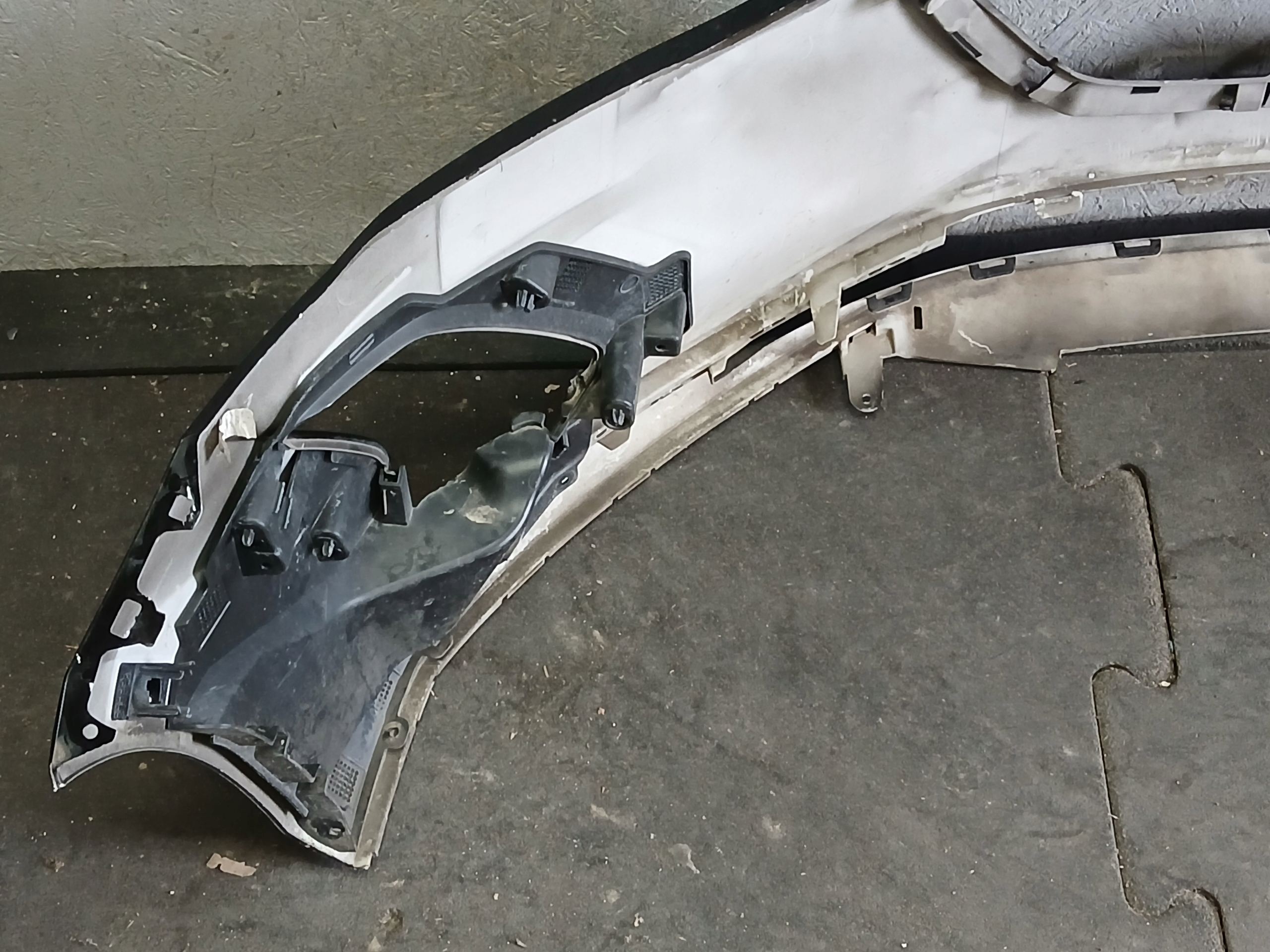nárazník předek FORD FOCUS MK4