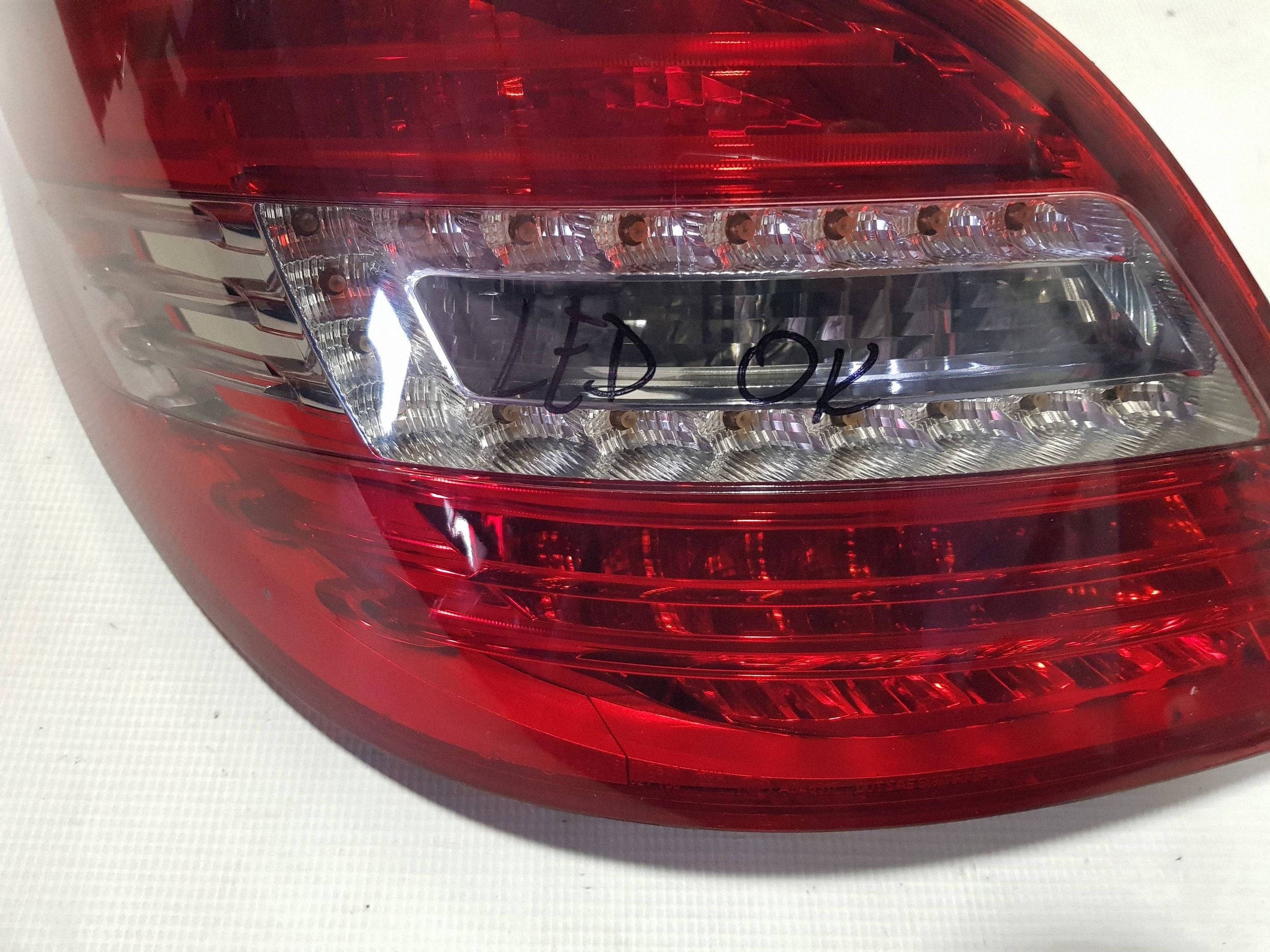 light rear rear part left Mercedes R W251 lift A2518201964