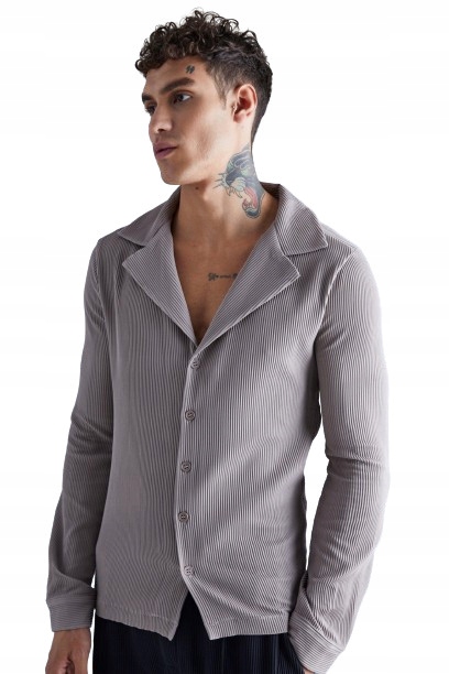 SZARA KLASYCZNA KOSZULA Z DŁUGIM RĘKAWEM PLISOWANA PROSTA BOOHOOMAN L