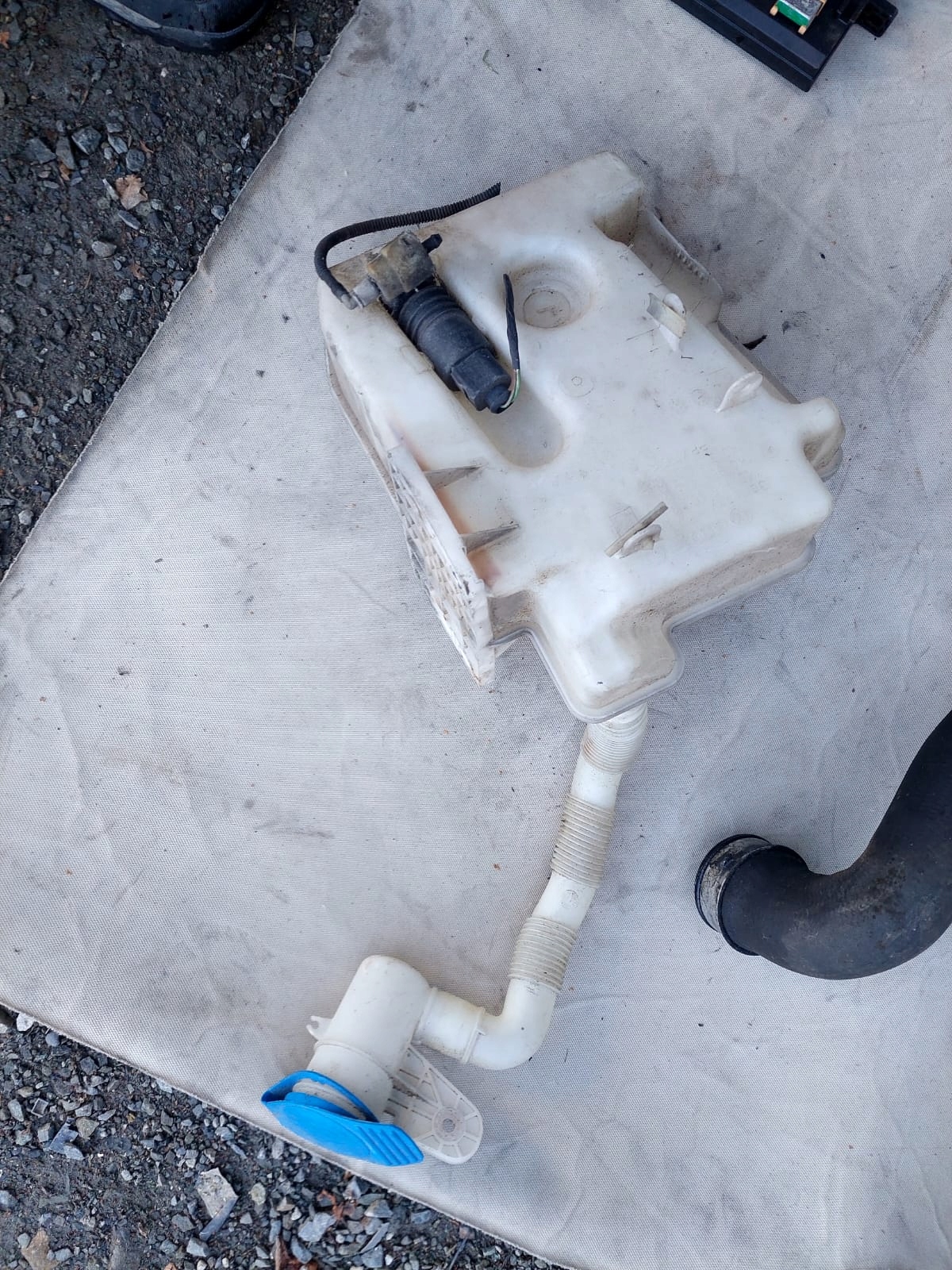 Behälter der Spritzdüse VW GOLF V 1K0955453Q