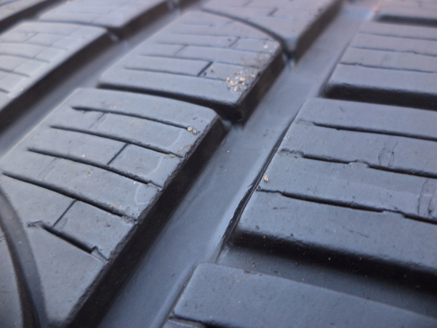 OPONY ZIMOWE PIRELLI 295/30 R19 !!! (R560) Liczba opon w ofercie 2 szt.