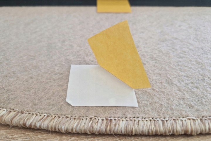 NAKŁADKI NA SCHODY GRUBE DYWANIKI TREPY DYWANOWE NA FILCU WYKŁADZINA Materiał tkanina