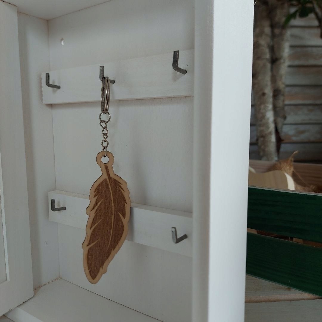 Biała Szafka Na Klucze Schowek Kluczy Breloczek Marka Yolli