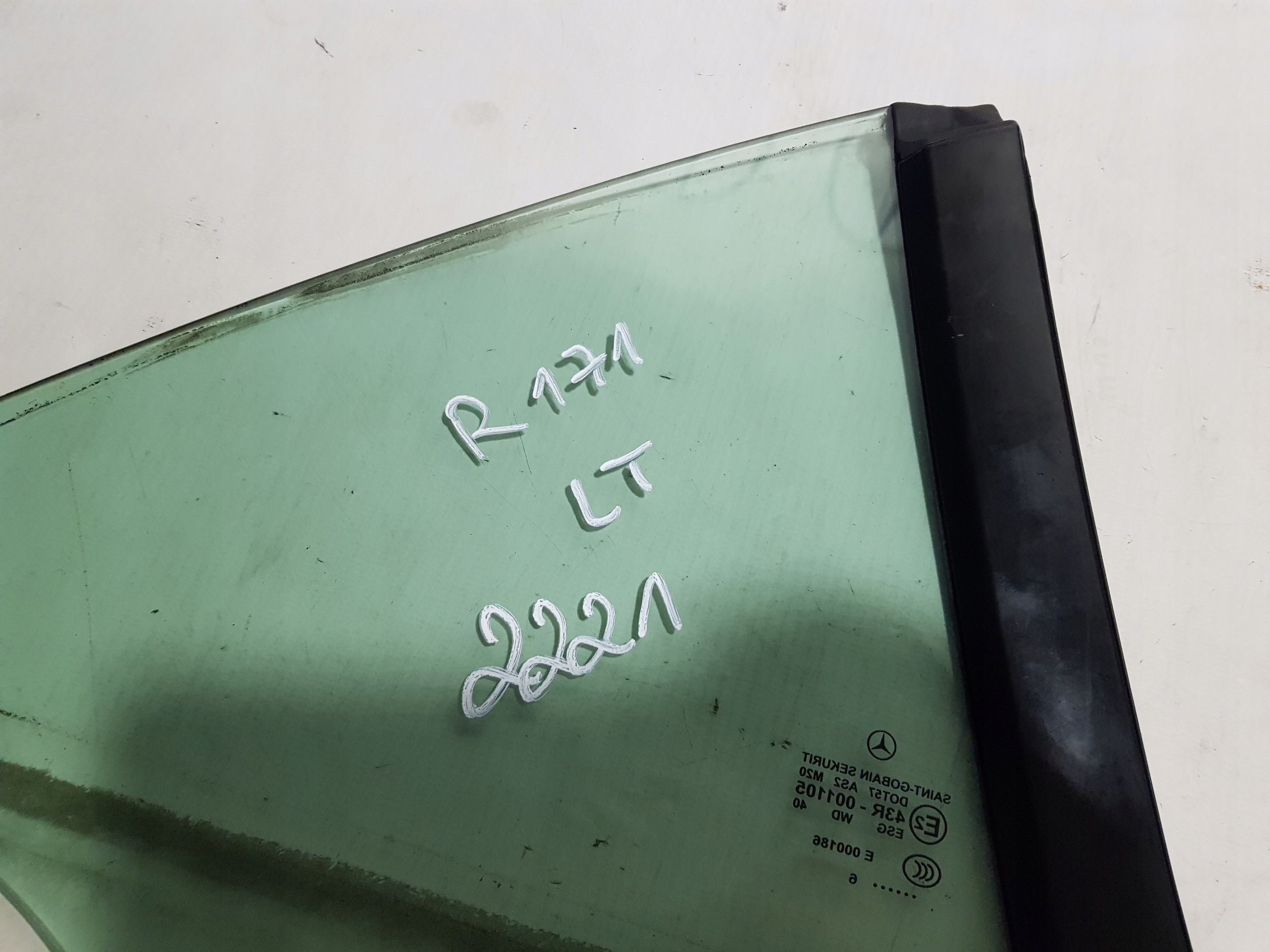MERCEDES SLK R171 W171 window left rear part left rear