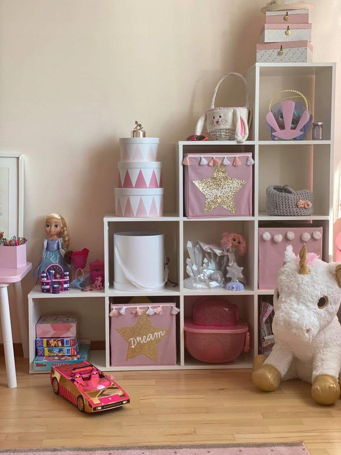 REGAŁ SCHODKOWY BIAŁY PÓŁKA Marka SaraMeble