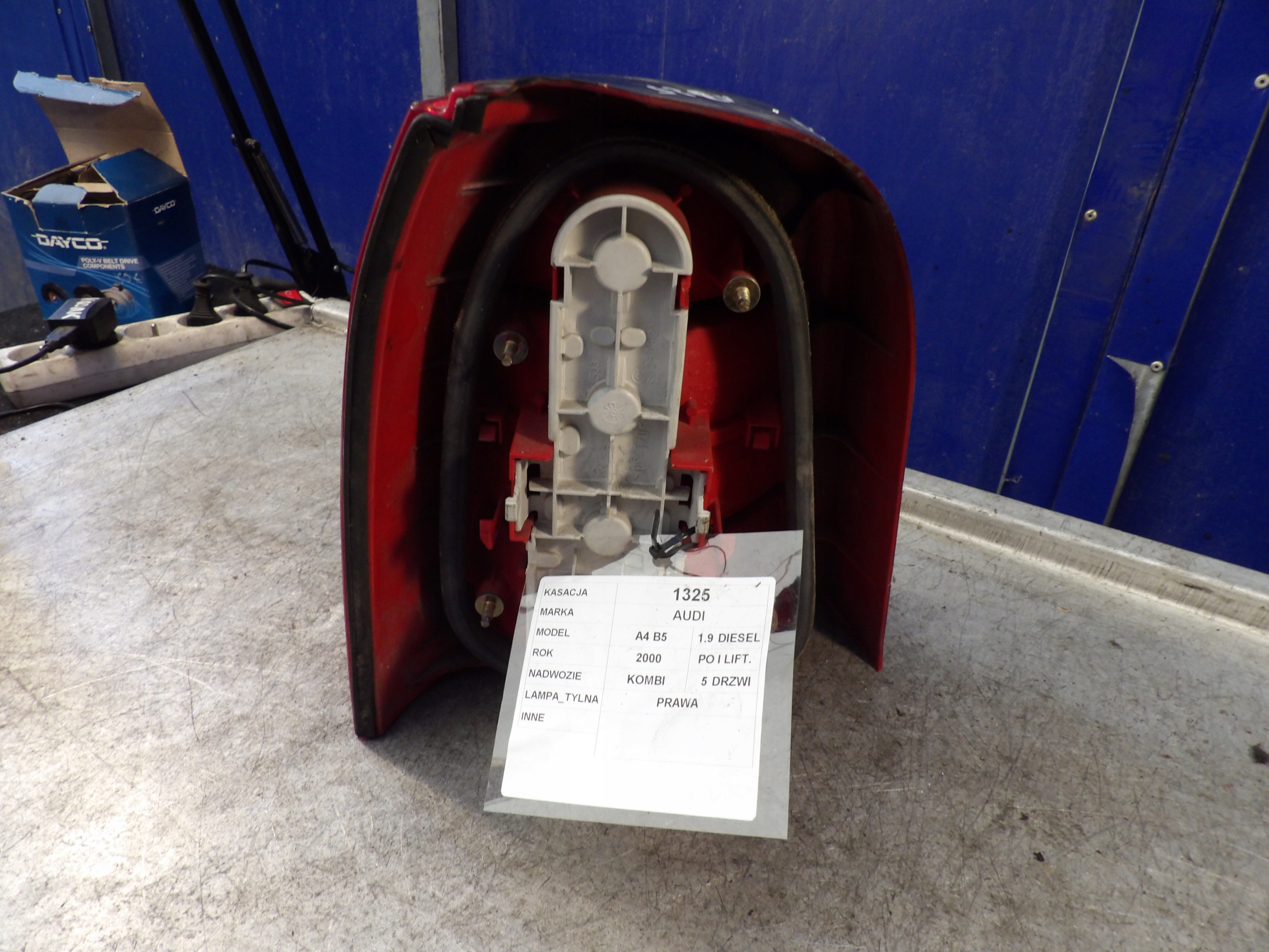 Audi A4 B5 light rear right 290802 lift