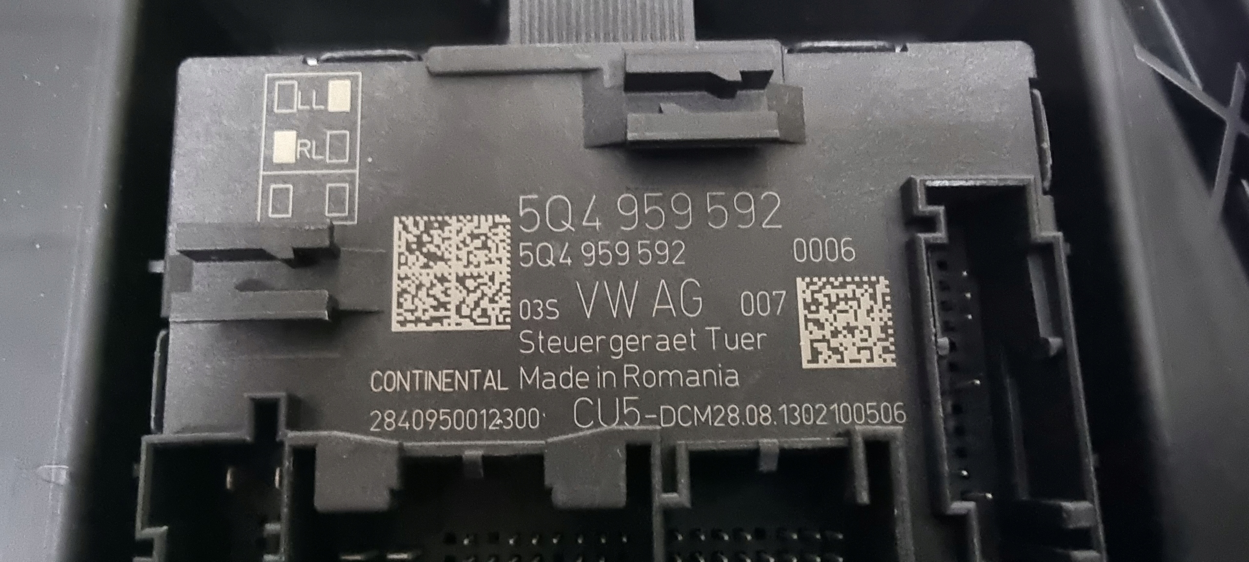 МОДУЛЬ УПРАВЛЕНИЯ ДВЕРЬЮ SKODA OCTAVIA III 5Q0959592