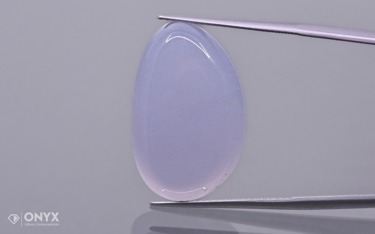 Chalcedon modrá konvexní nepravidelná destička 24x15,5 mm