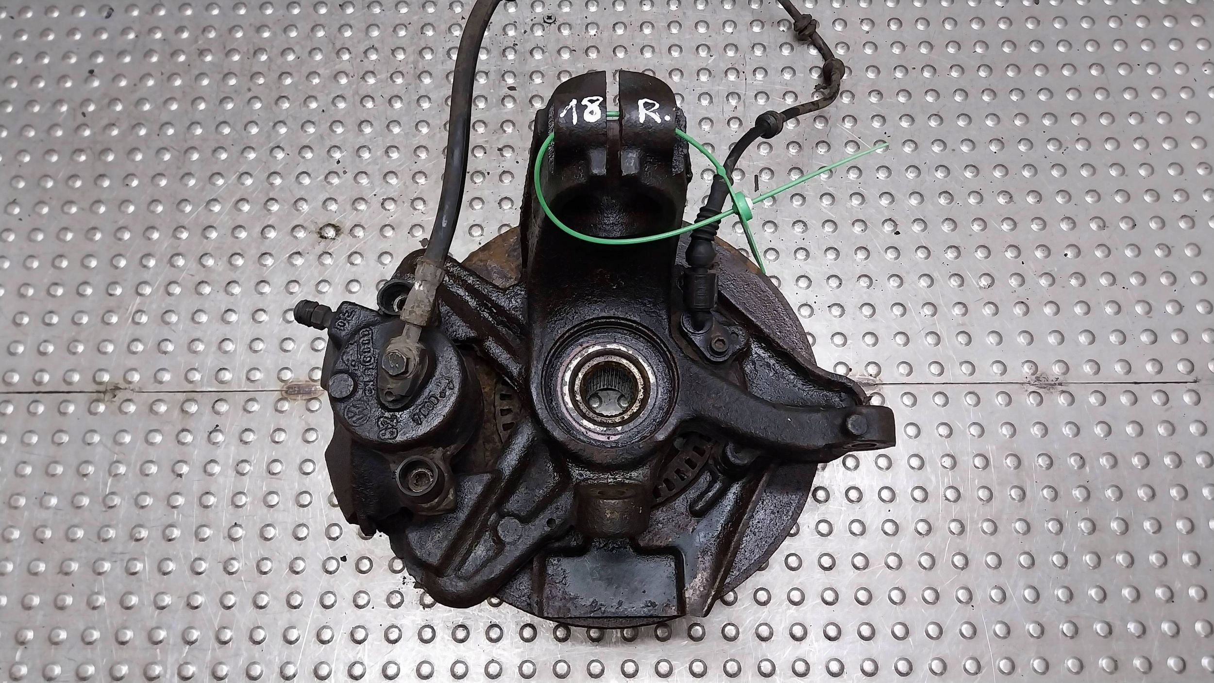 Mozzo FUSELLO Destra Anteriore 1J0407256H VW GOLF IV A3 8L OCTAVIA e LEON e 1.6B
