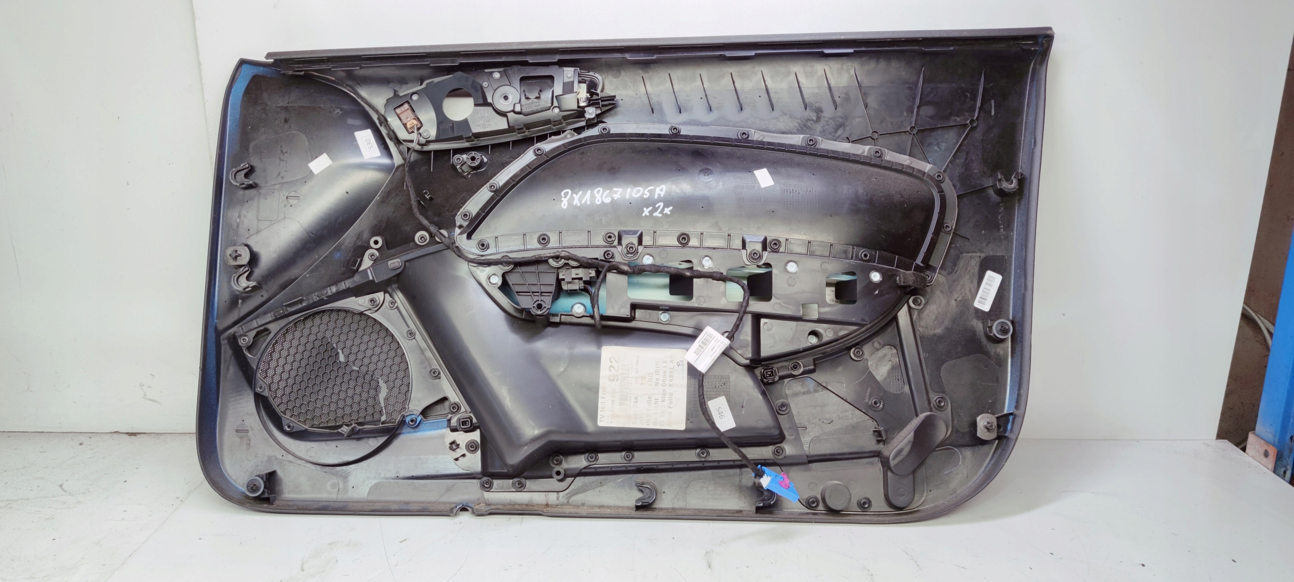 дверные карты передний левый Audi A1 8X1867105A *2*