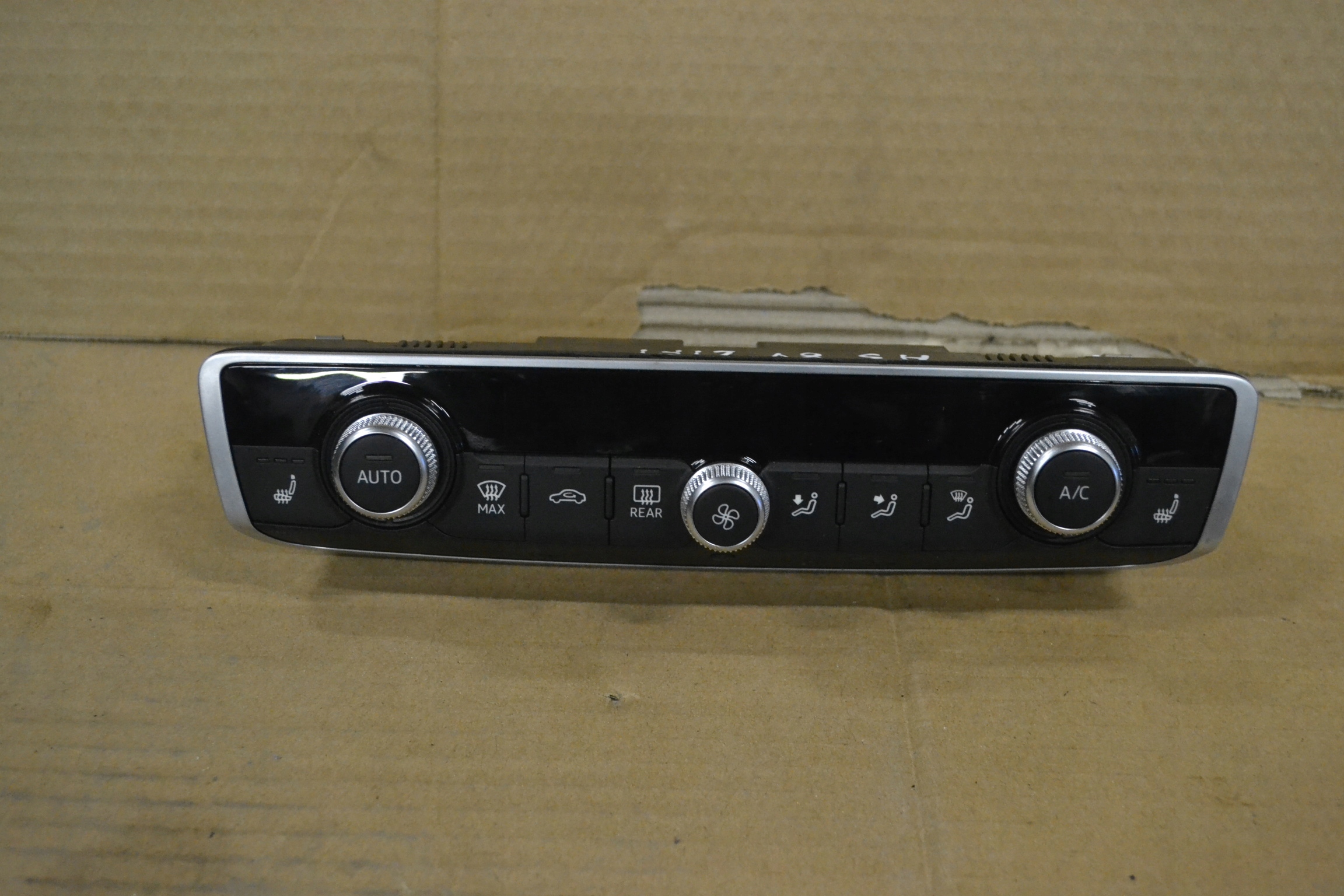 commande de climatisation 8V0820043Q AUDI A3 S3 8V LIFT