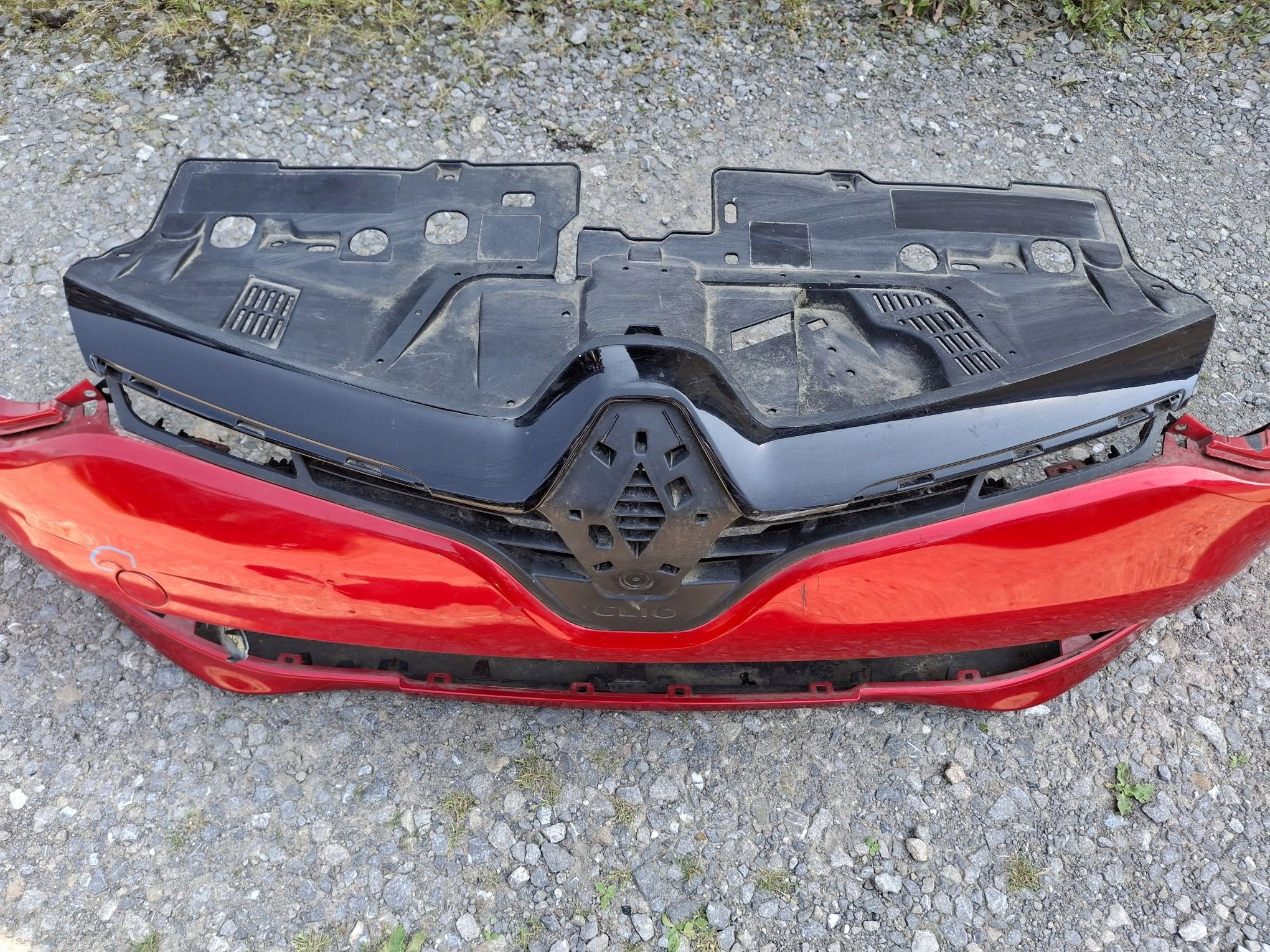 nárazník predný RENAULT CLIO IV 2012R->