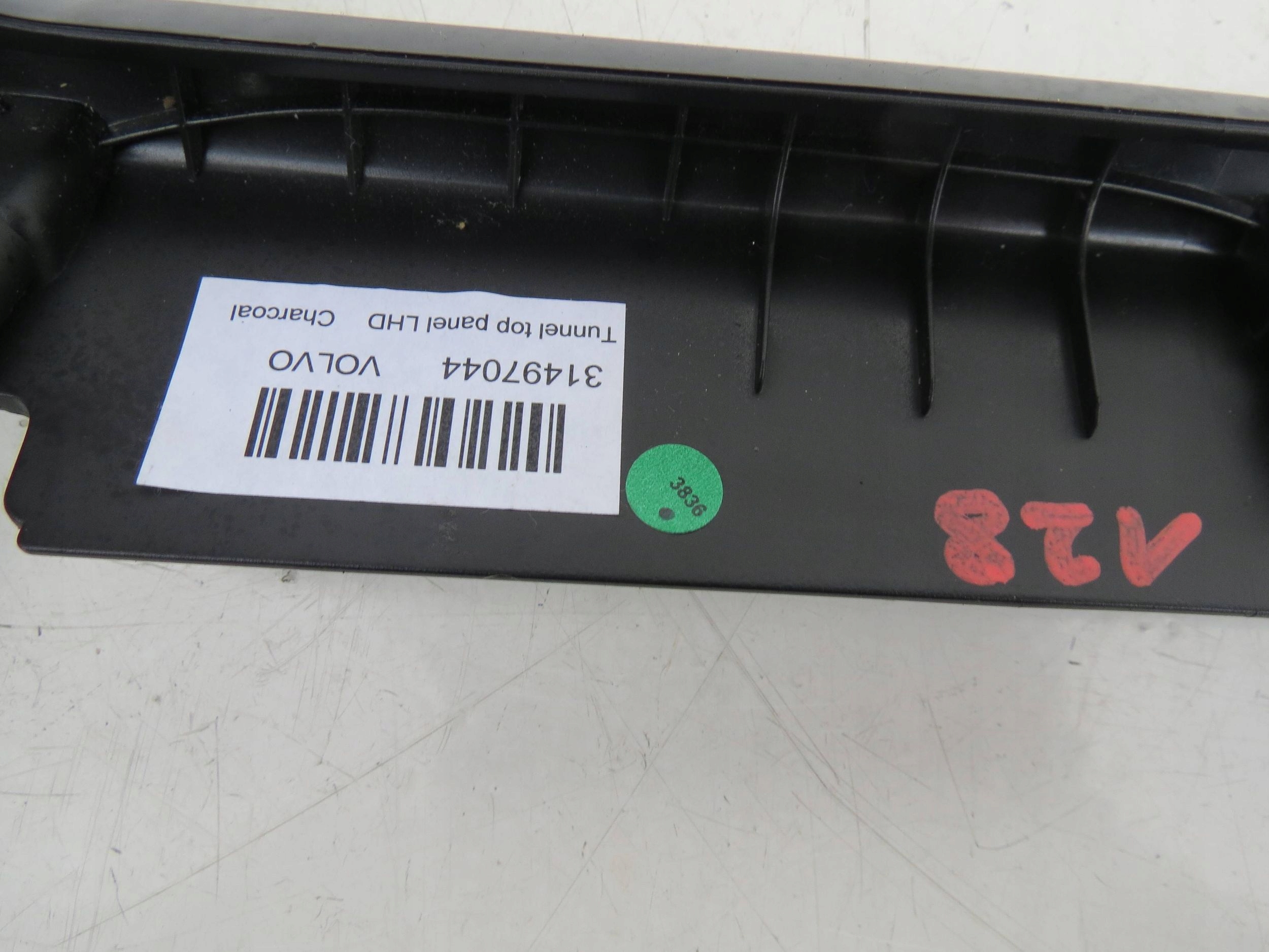 frame central KOKPITU VOLVO S90 II 2.0 D 190KM 2016-2021R 31497044