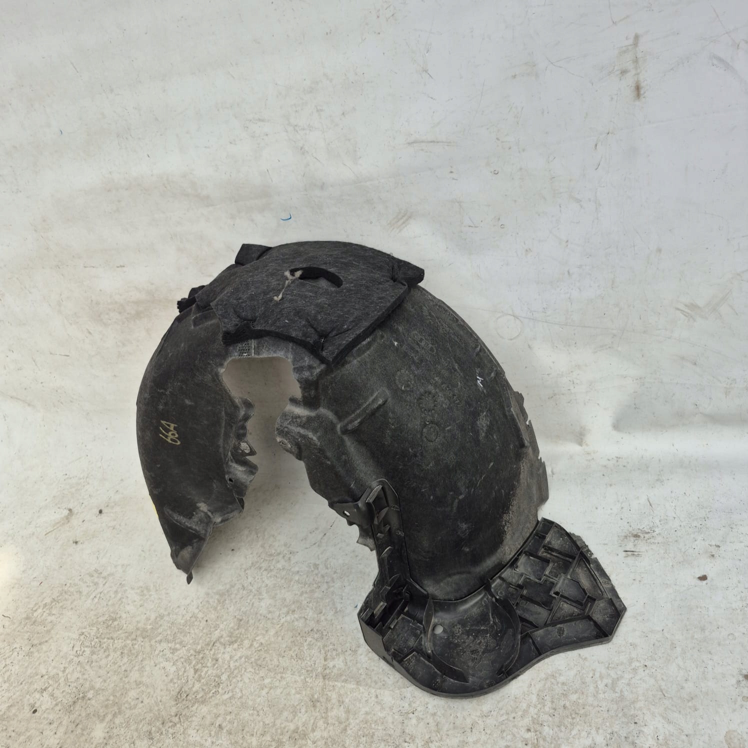 AUDI Q8 4M8 mudguard right rear part rear. 4M8810172