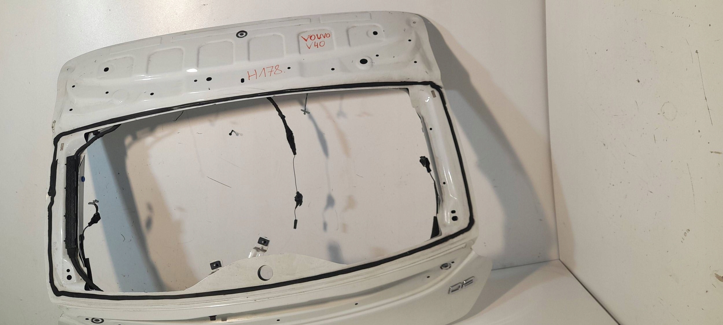 Volvo V40 rear trunk door boot (H178)